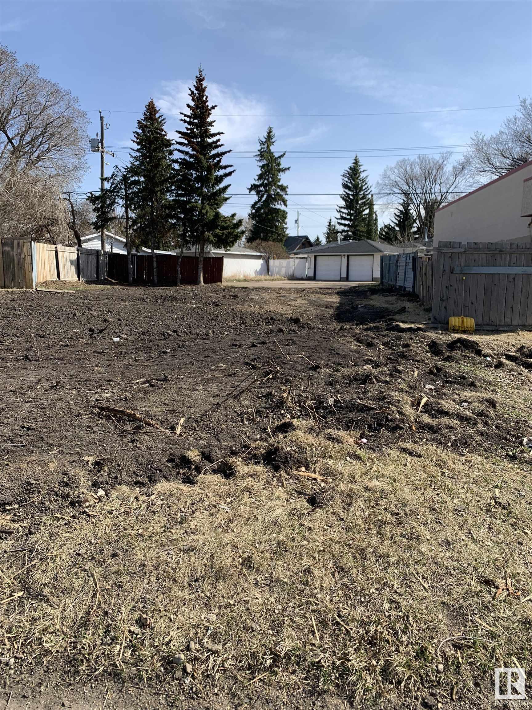 Fifth View of 10823 61 Avenue, Pleasantview, Edmonton, Alberta, T6H 1L9