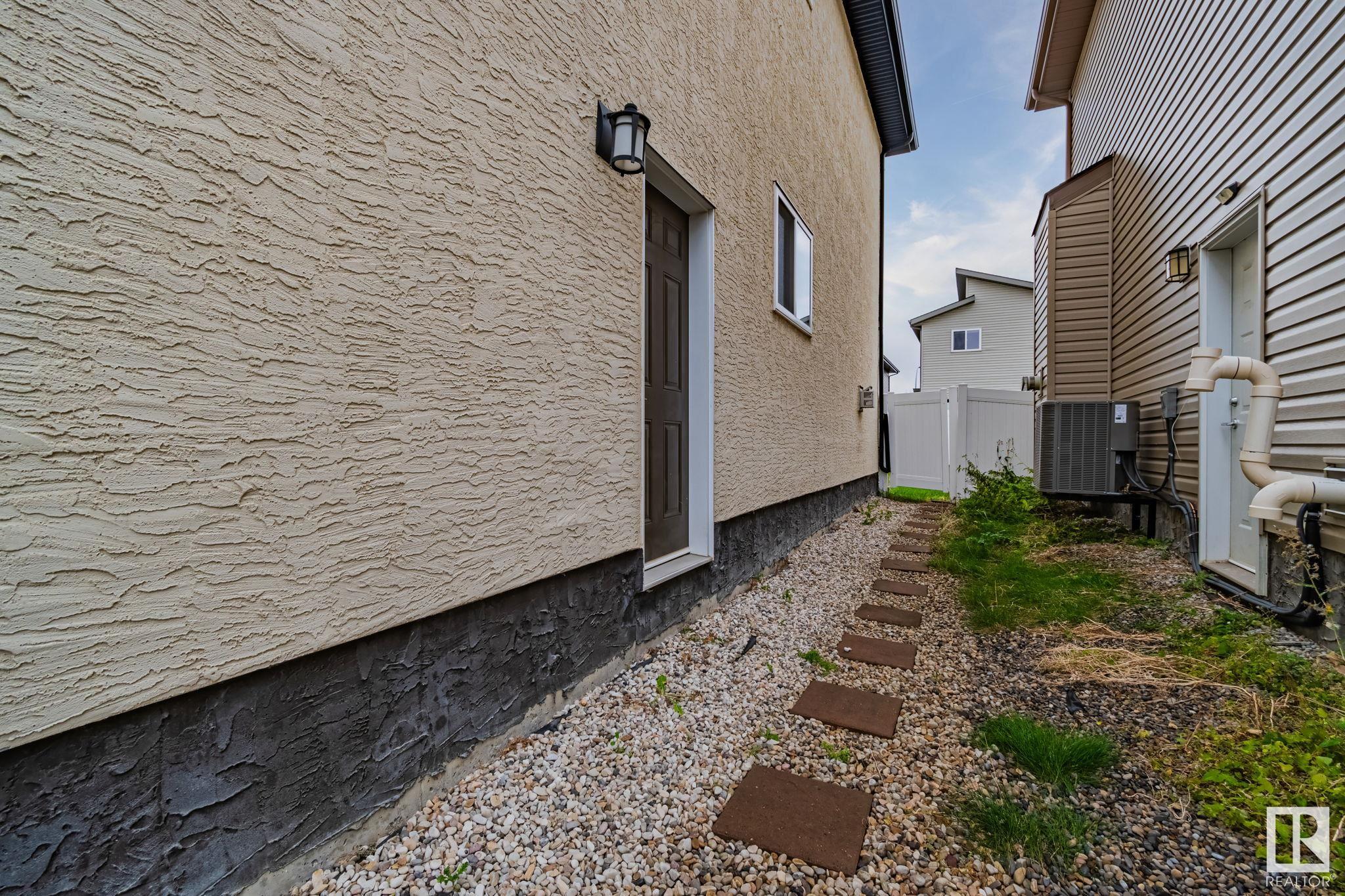 Fifth View of 16727 61 St, McConachie Area, Edmonton, Alberta, T5Y 0W7