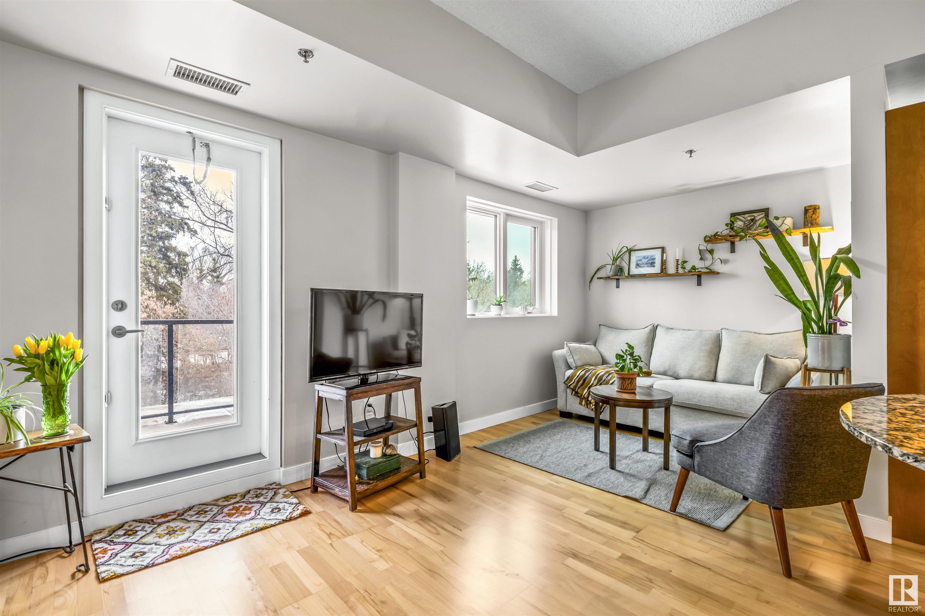 Fifth View of 204 9316 82 Avenue, Bonnie Doon, Edmonton, Alberta, T6C 0Z6