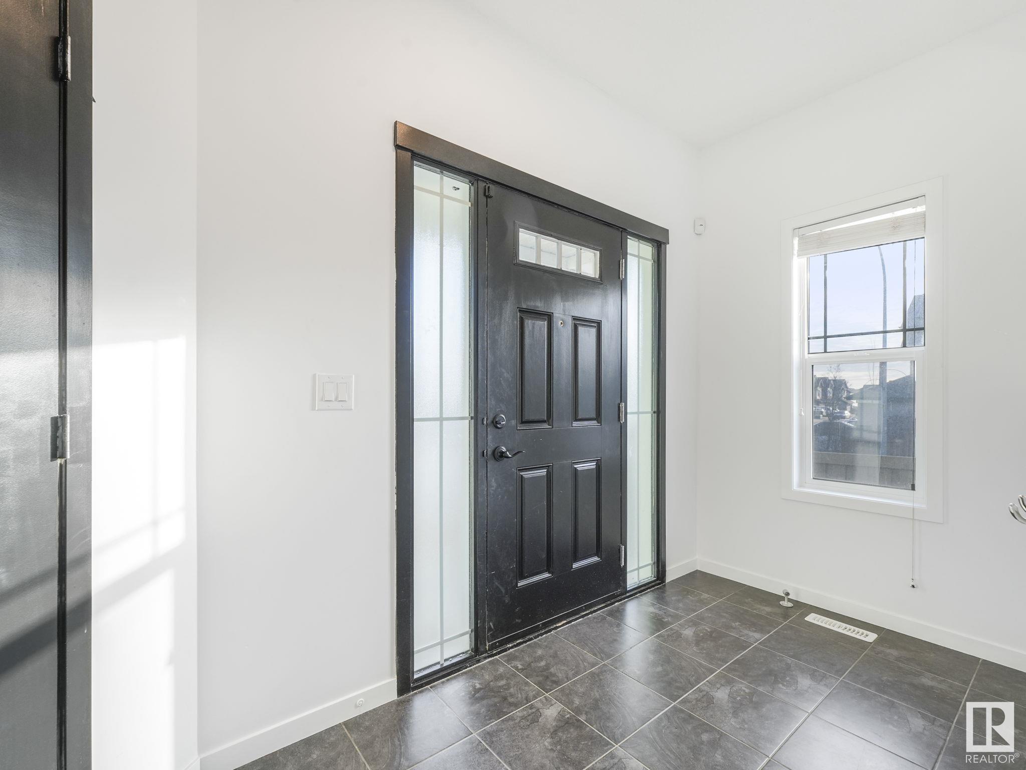 Fifth View of 6003 175 Avenue, McConachie Area, Edmonton, Alberta, T5Y 0K8