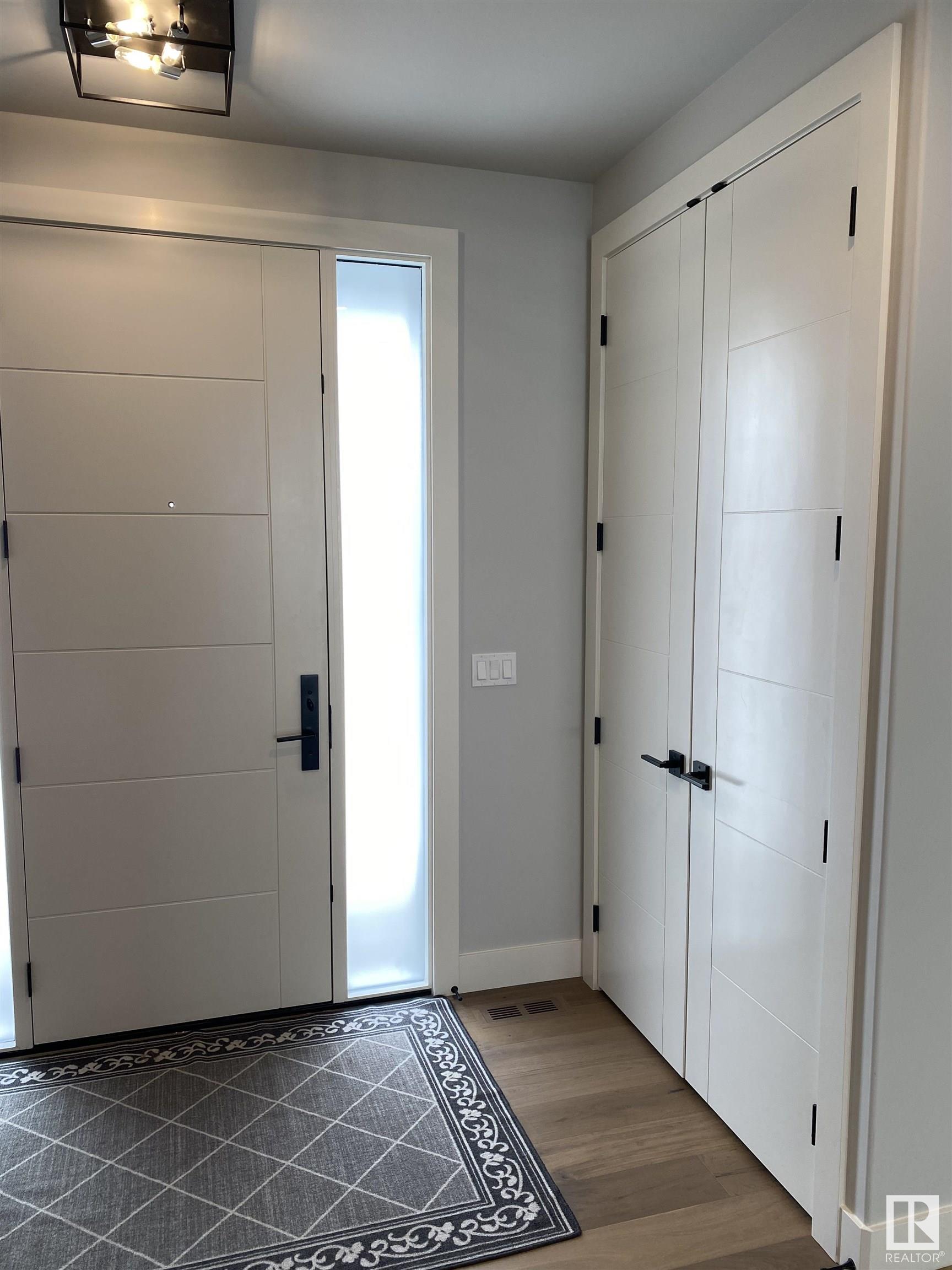 Fourth View of 10929 79 Avenue NW, Garneau, Edmonton, Alberta, T6G 0P1