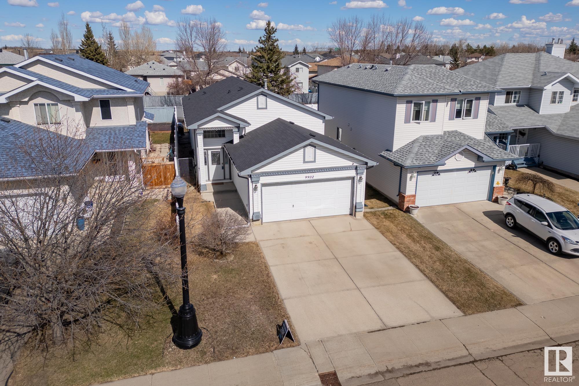 Second View of 9932 178 Avenue, Elsinore, Edmonton, Alberta, T5X 5X2