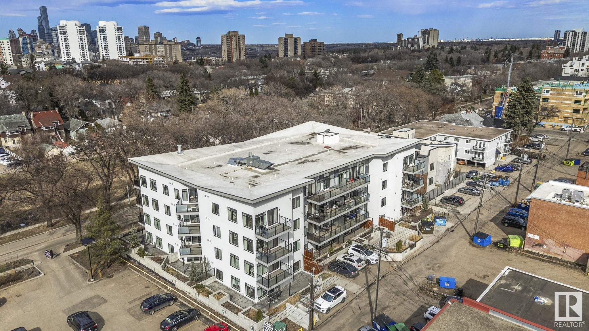 Third View of 308 10837 83 Avenue, Garneau, Edmonton, Alberta, T6E 2E6