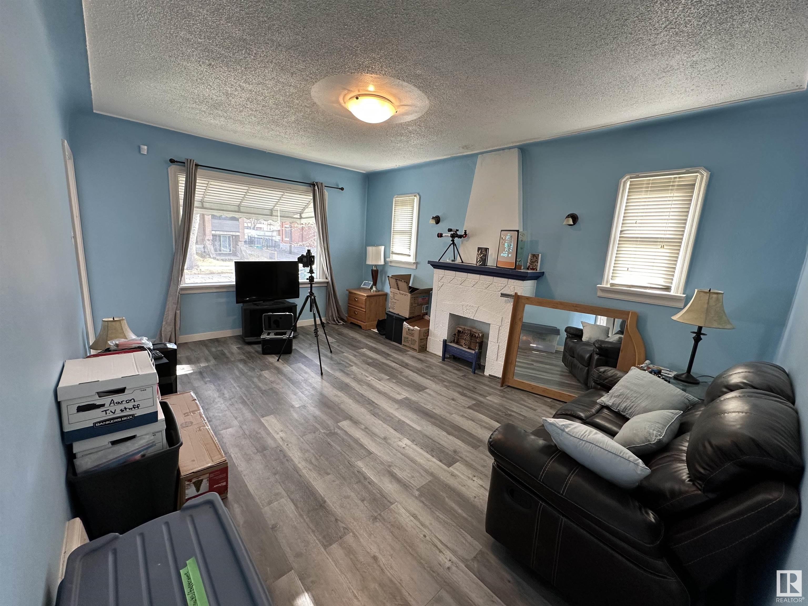 Fifth View of 9546 108A Avenue NW, Mccauley, Edmonton, Alberta, T5H 1C1
