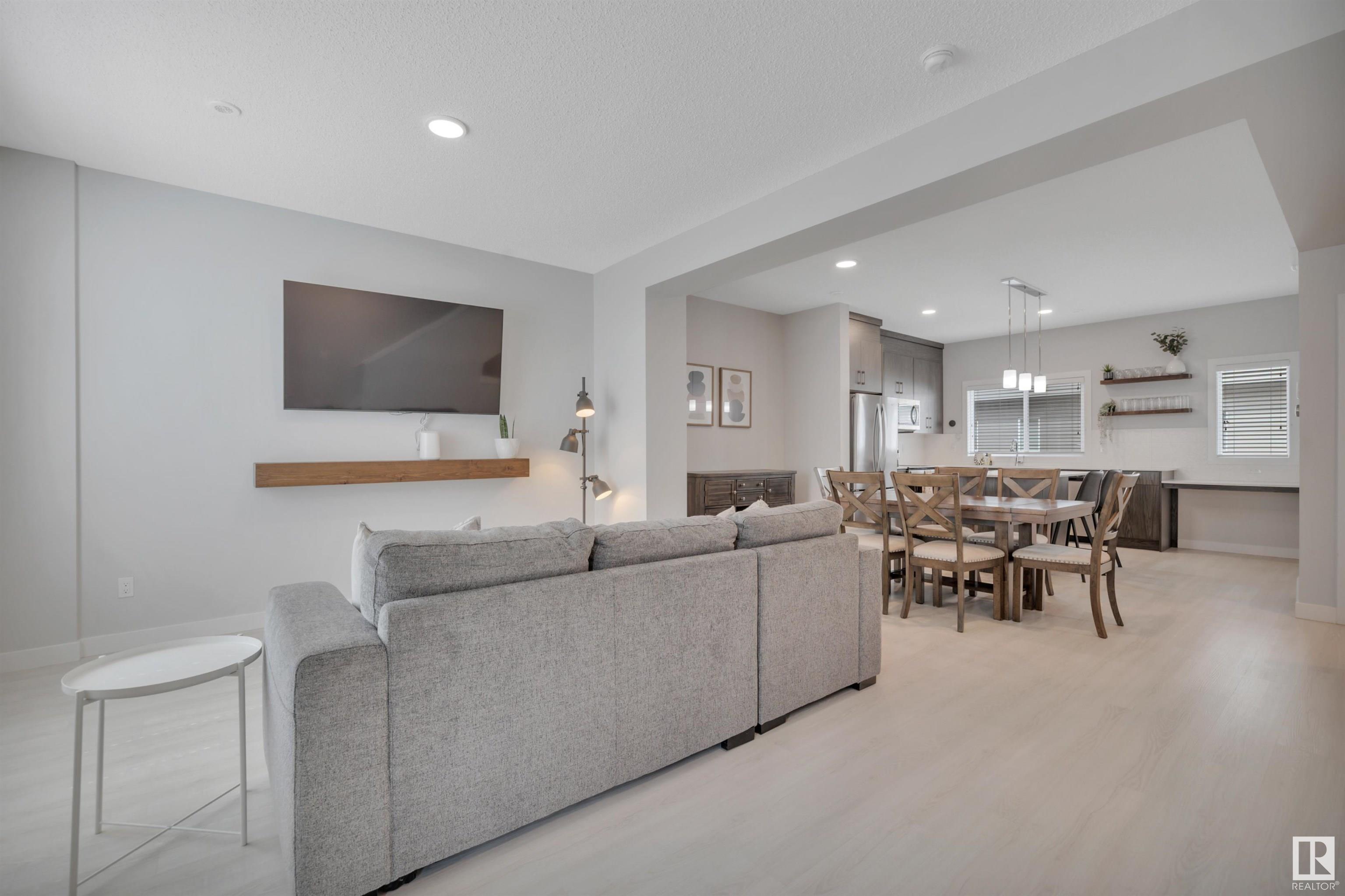 Third View of 84 804 WELSH Drive, Walker, Edmonton, Alberta, T6X 1Y8