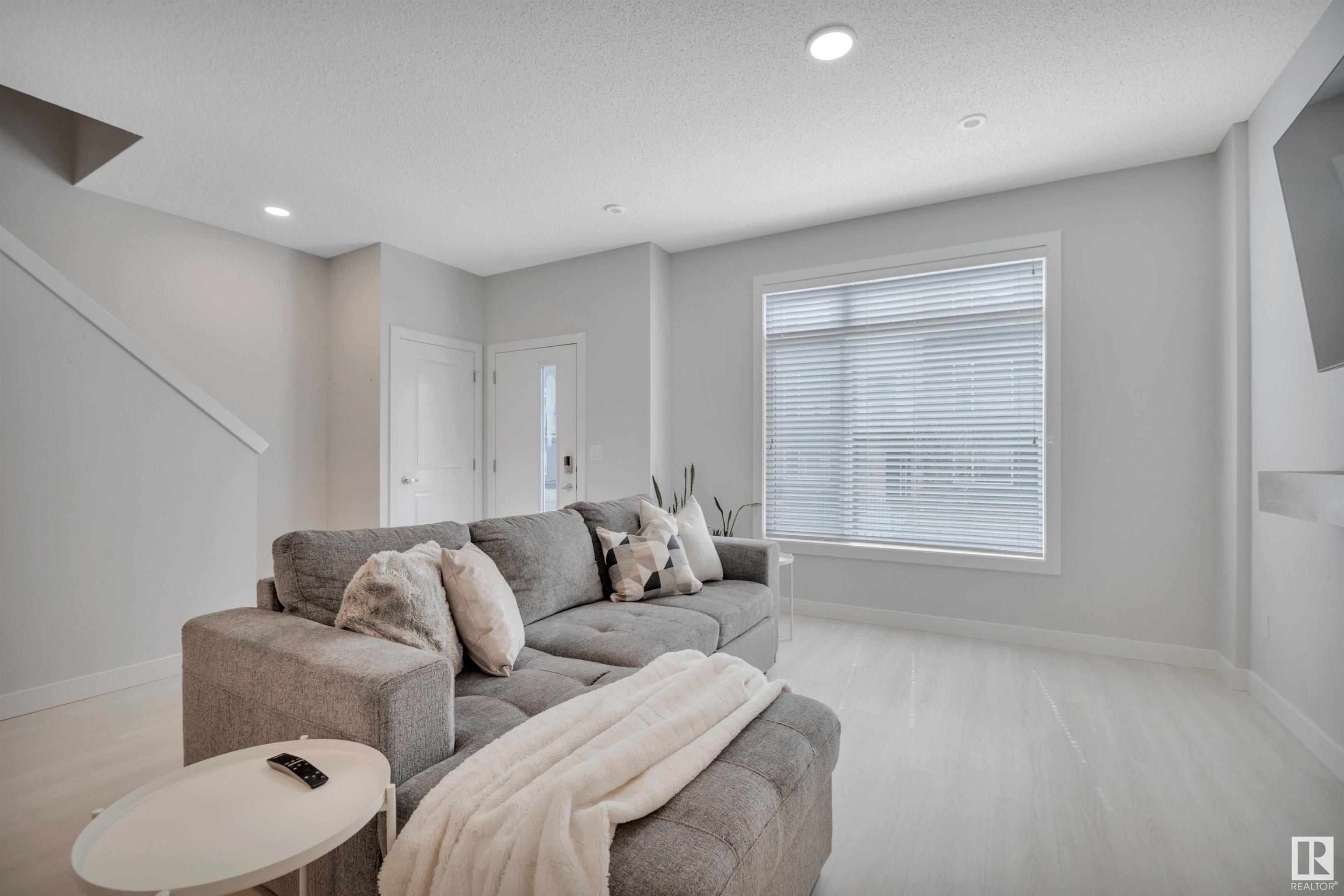 Fifth View of 84 804 WELSH Drive, Walker, Edmonton, Alberta, T6X 1Y8