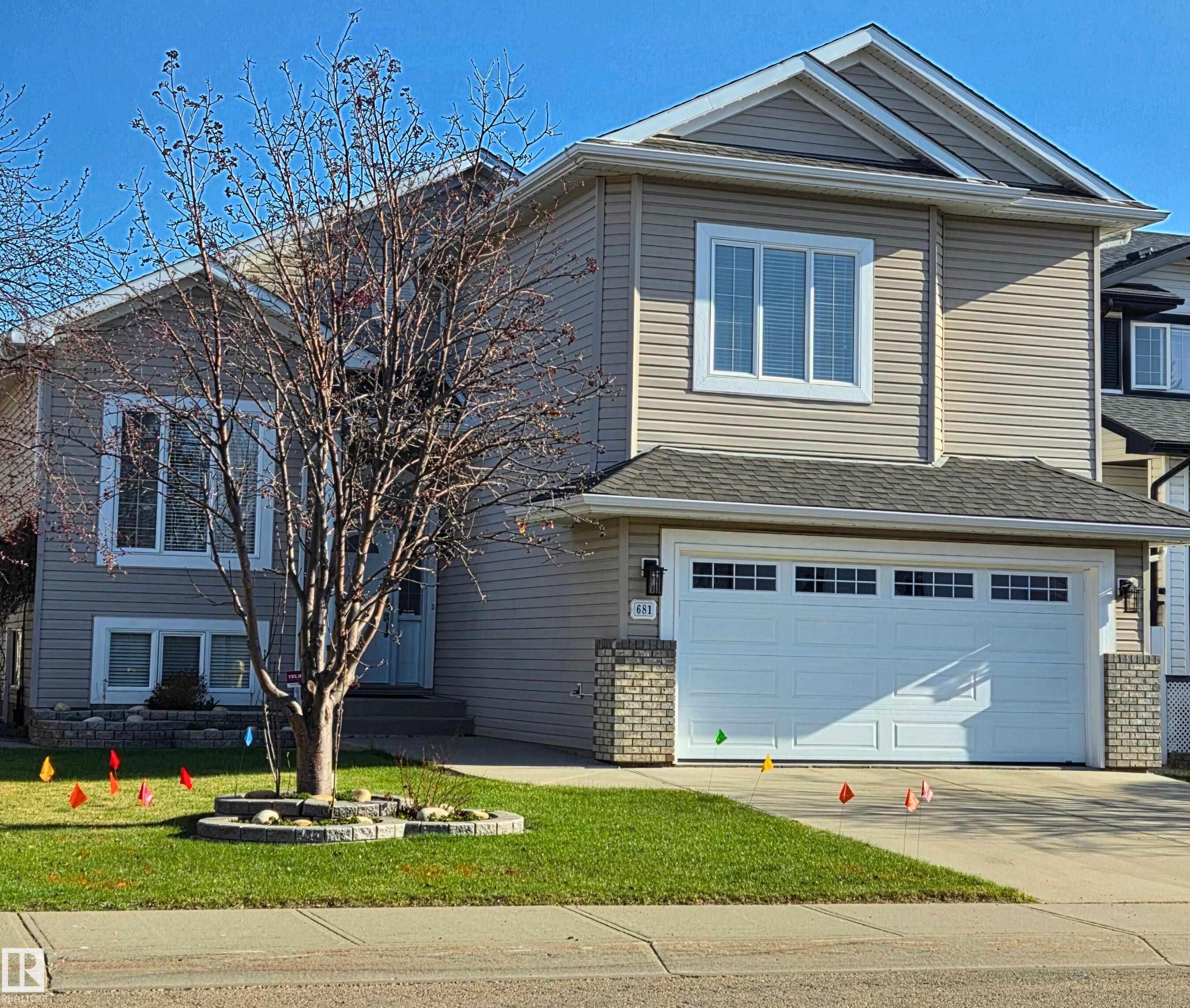 681 MEADOWVIEW Crescent S, E4433087, Alberta,