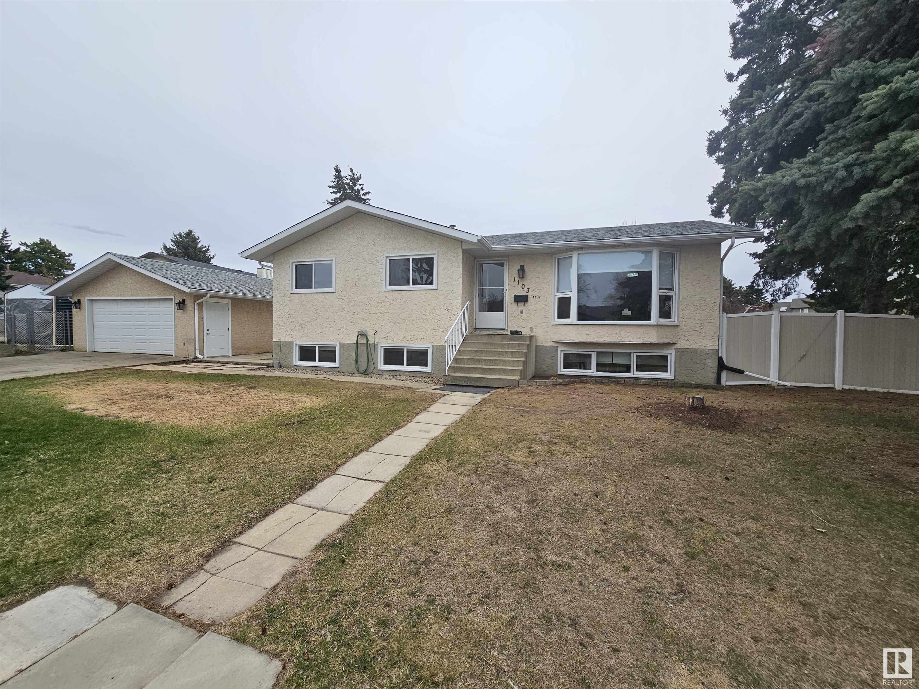 1103 41 Street, E4433353, Alberta,