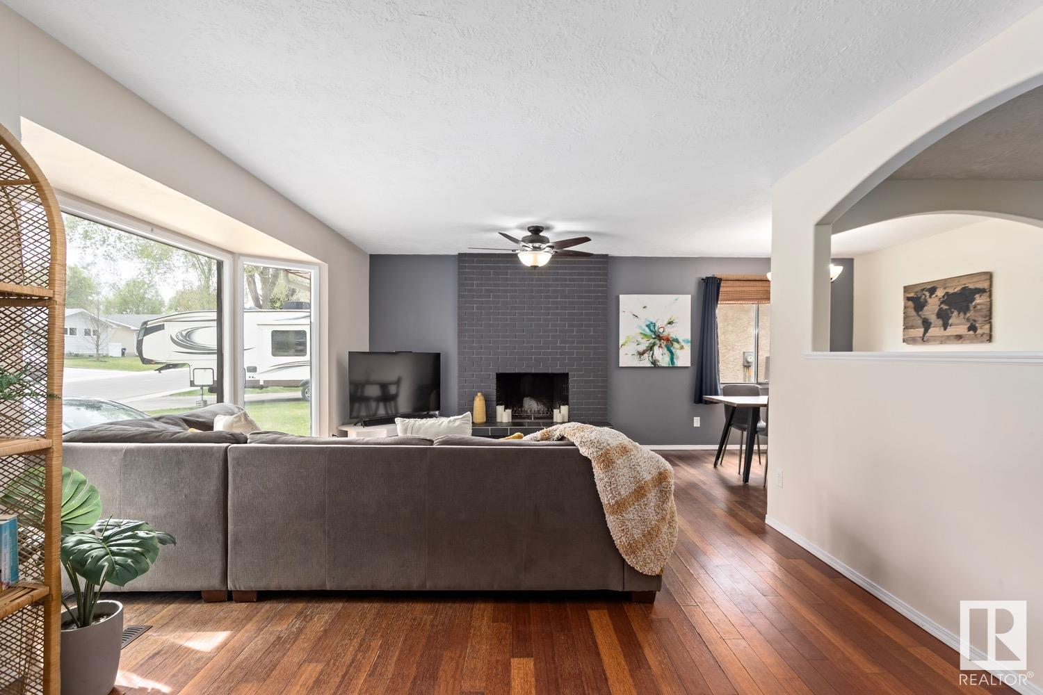 Fourth View of 21 MARION Drive, Mills Haven, Sherwood Park, Alberta, T8A 3W3