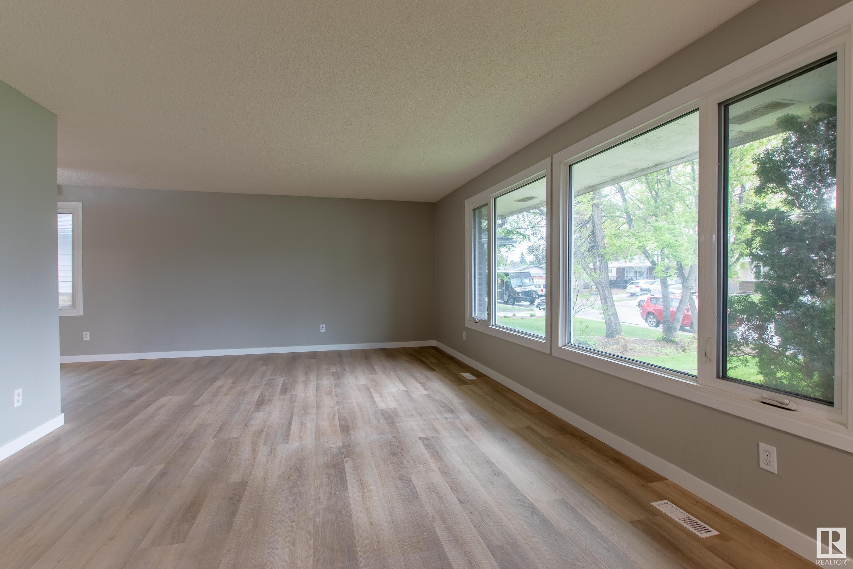 Second View of 2103 67 Street, Ekota, Edmonton, Alberta, T6K 2H7