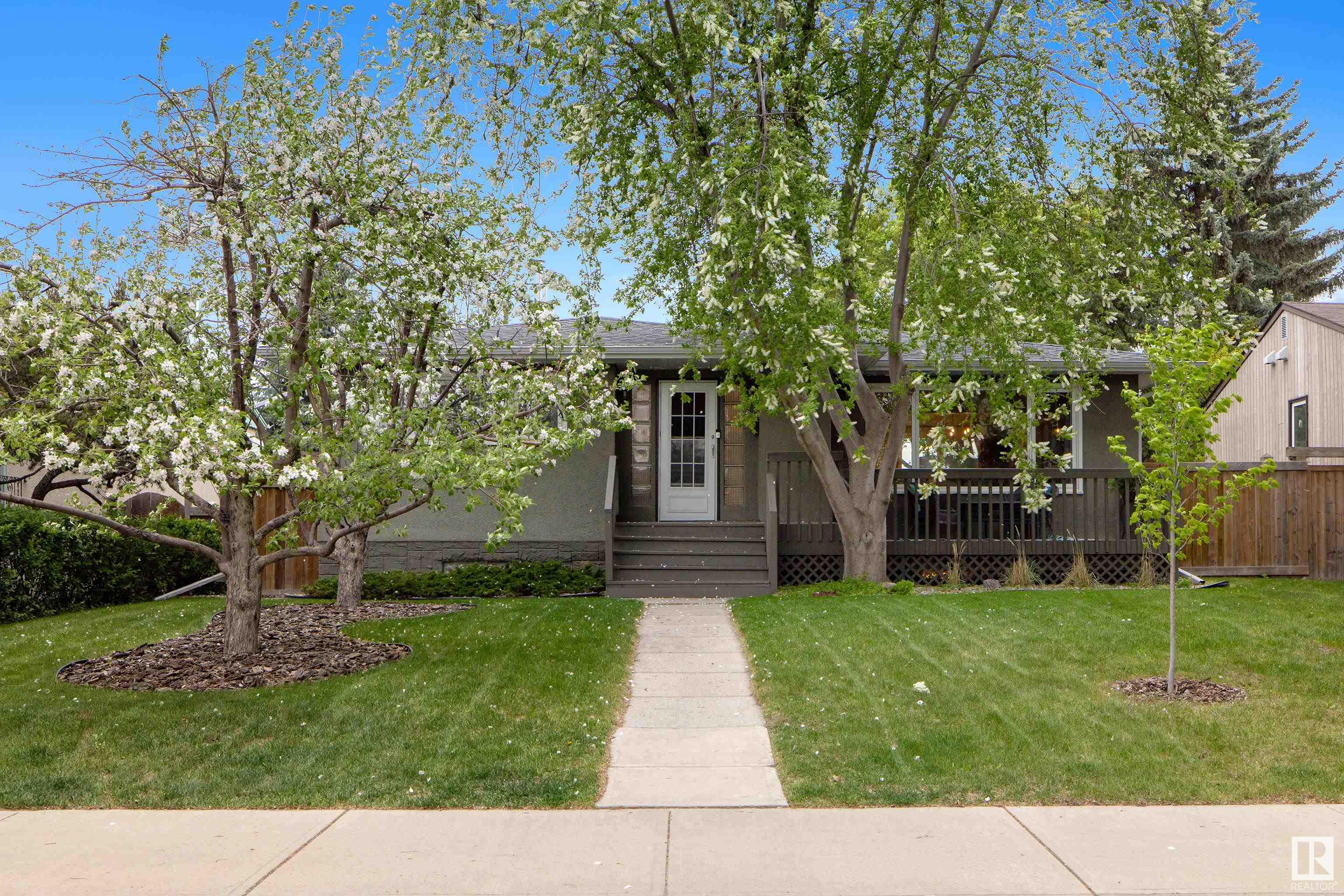 8746 STRATHEARN Drive, E4436839, Alberta,