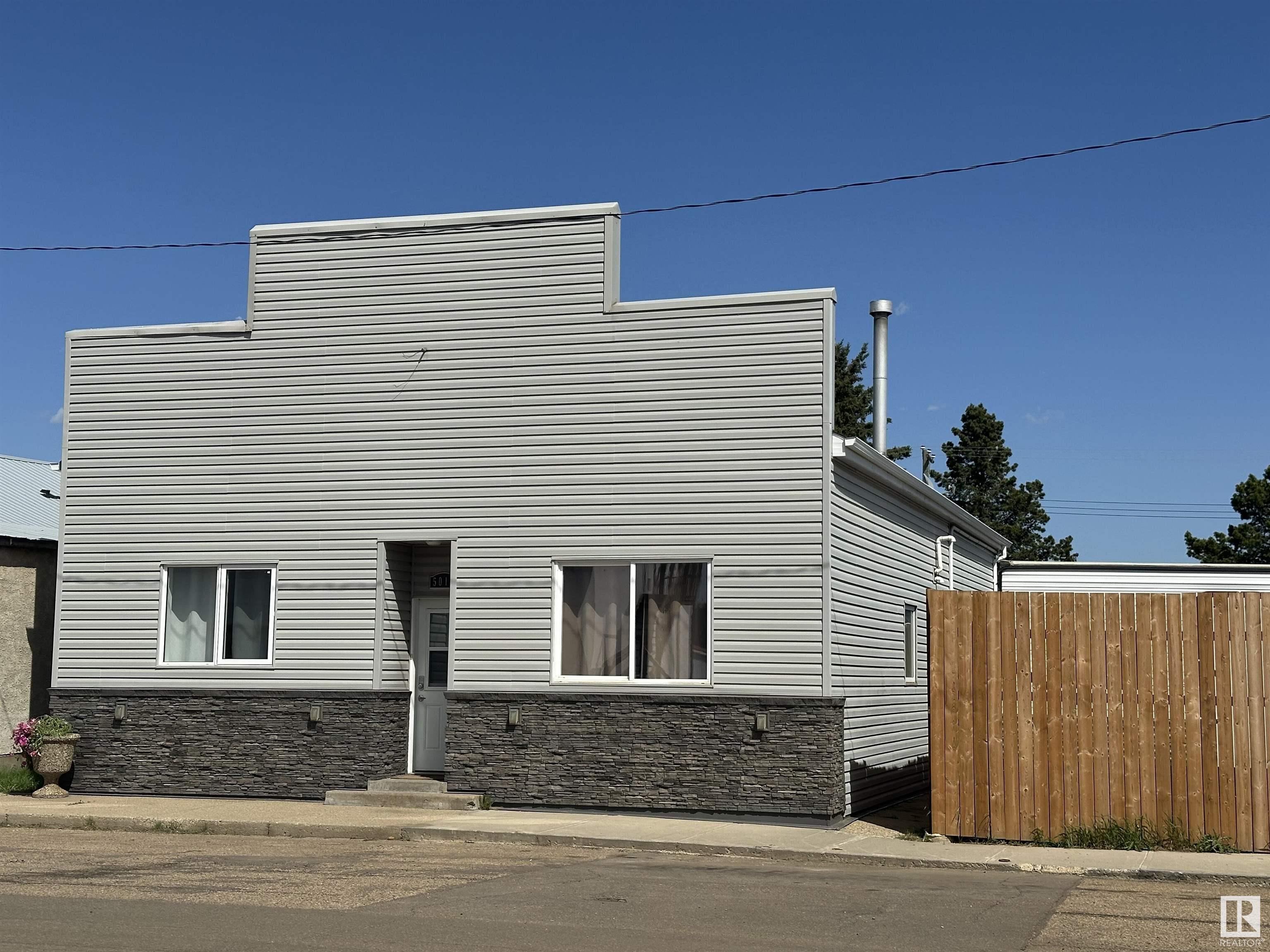 5015 50 Street, E4438862, Alberta,