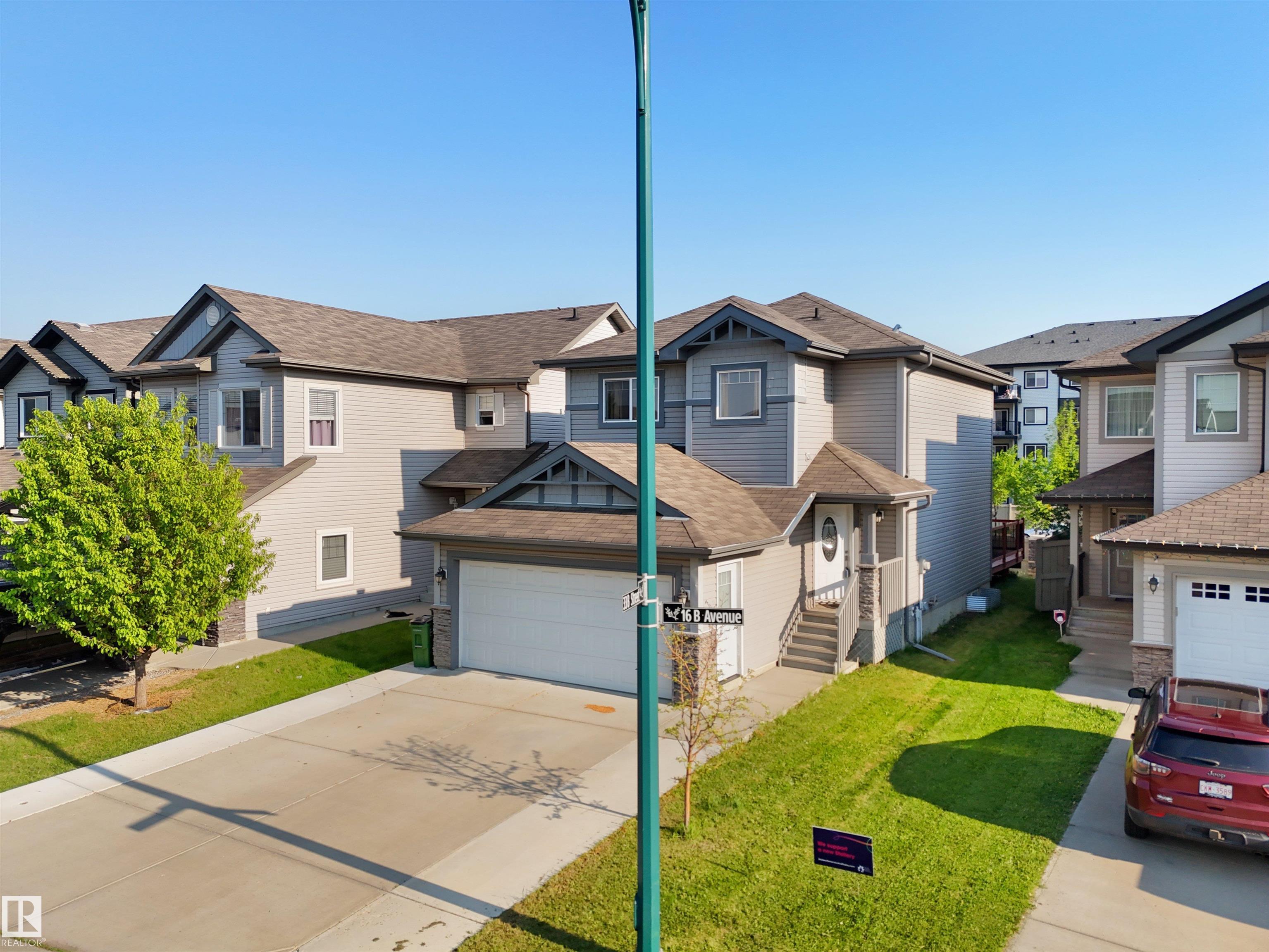 Third View of 3363 16B Avenue, Laurel, Edmonton, Alberta, T6T 0P1
