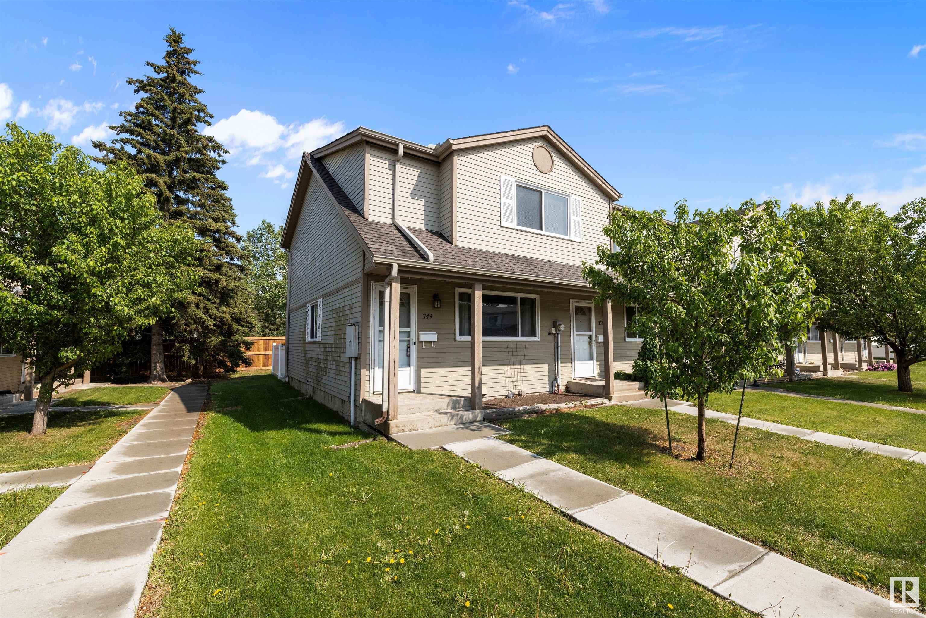 749 Village Drive, E4440510, Alberta,