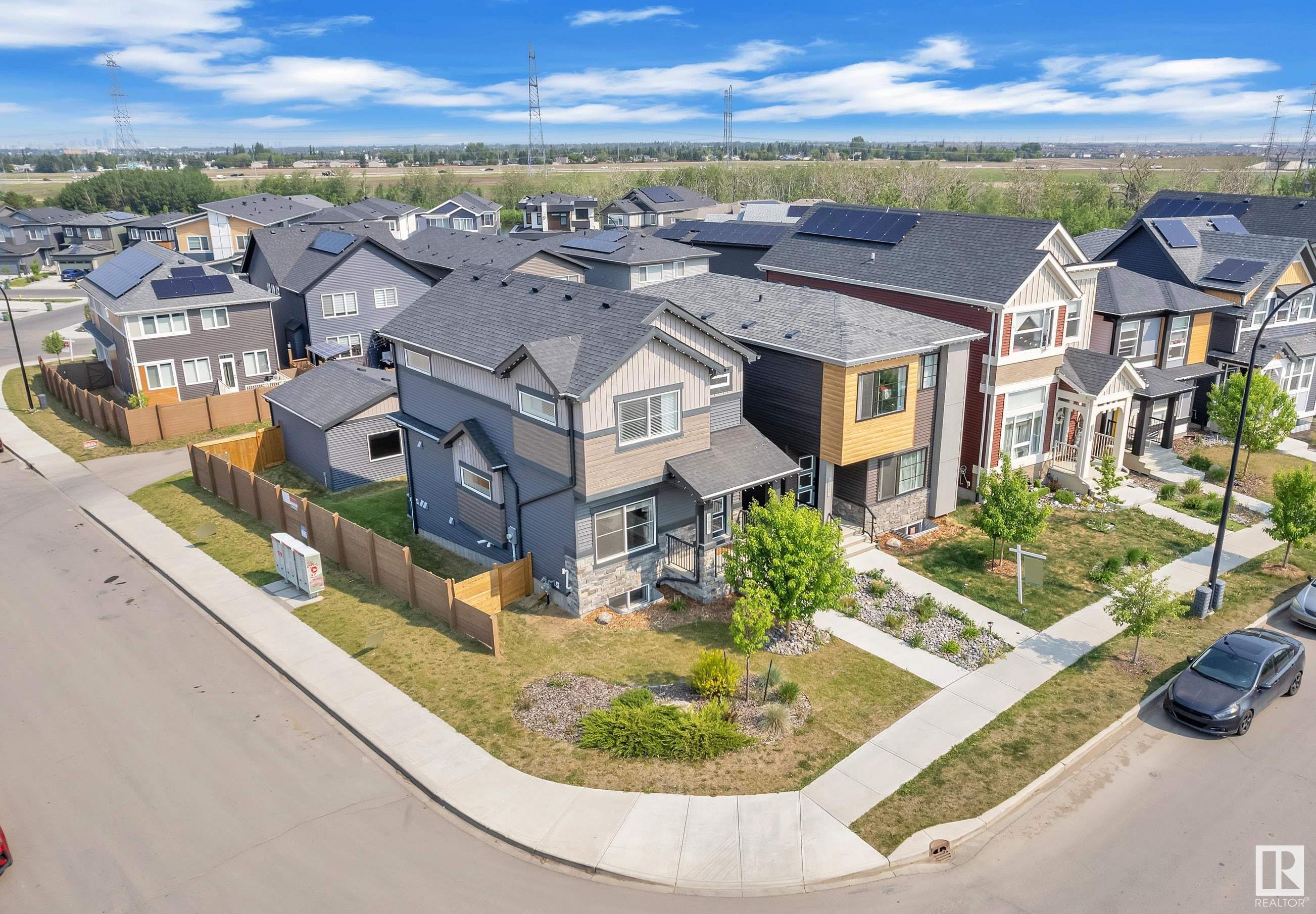 268 CHARLESWORTH Drive, E4440747, Alberta,