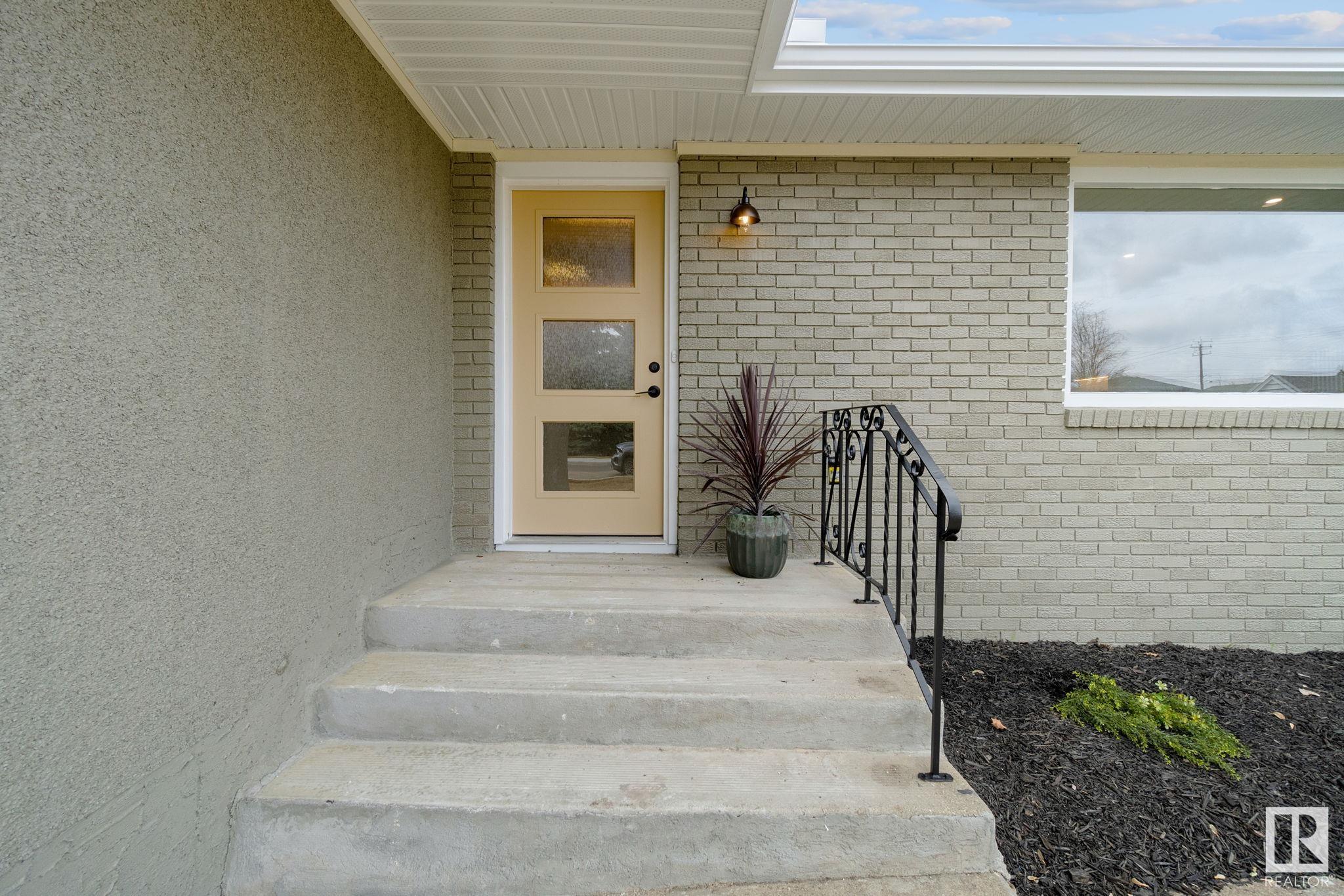 Third View of 9444 74 Street, Ottewell, Edmonton, Alberta, T6B 2B4
