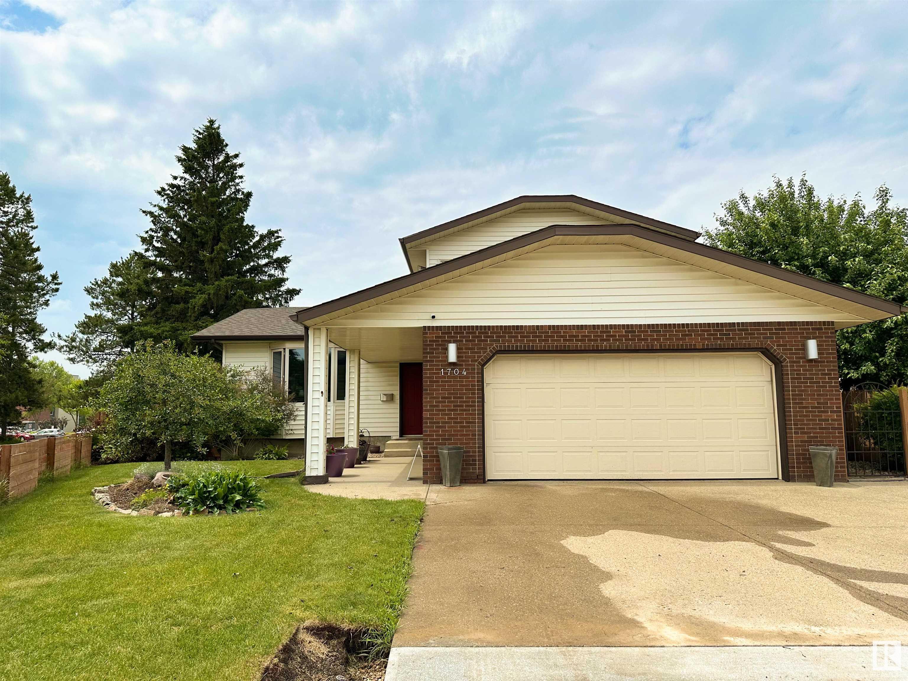 1704 55 Street NW, E4443765, Alberta,