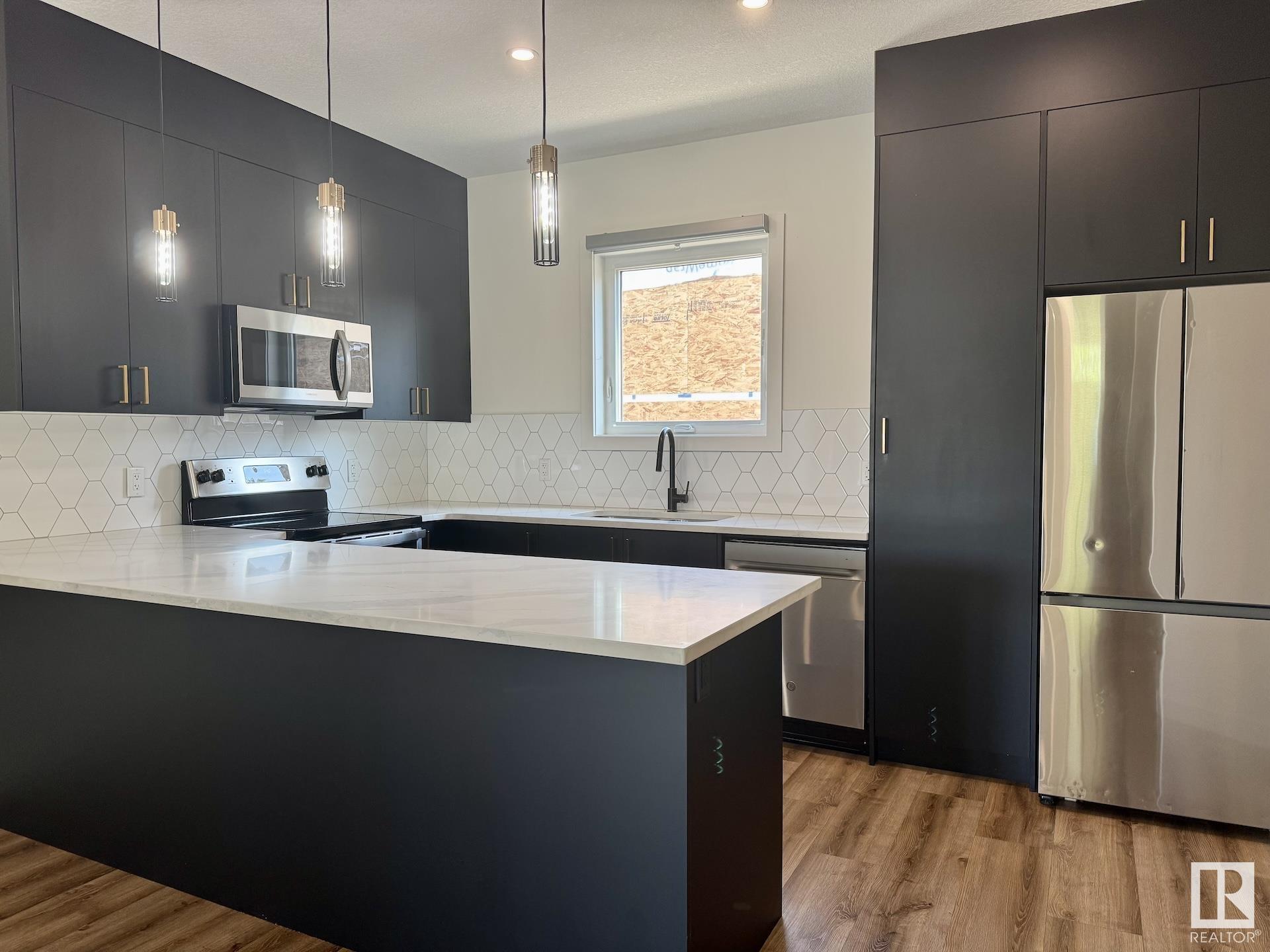 Second View of UPPER 10125 116 Avenue, Spruce Avenue, Edmonton, Alberta, T5G 2T5