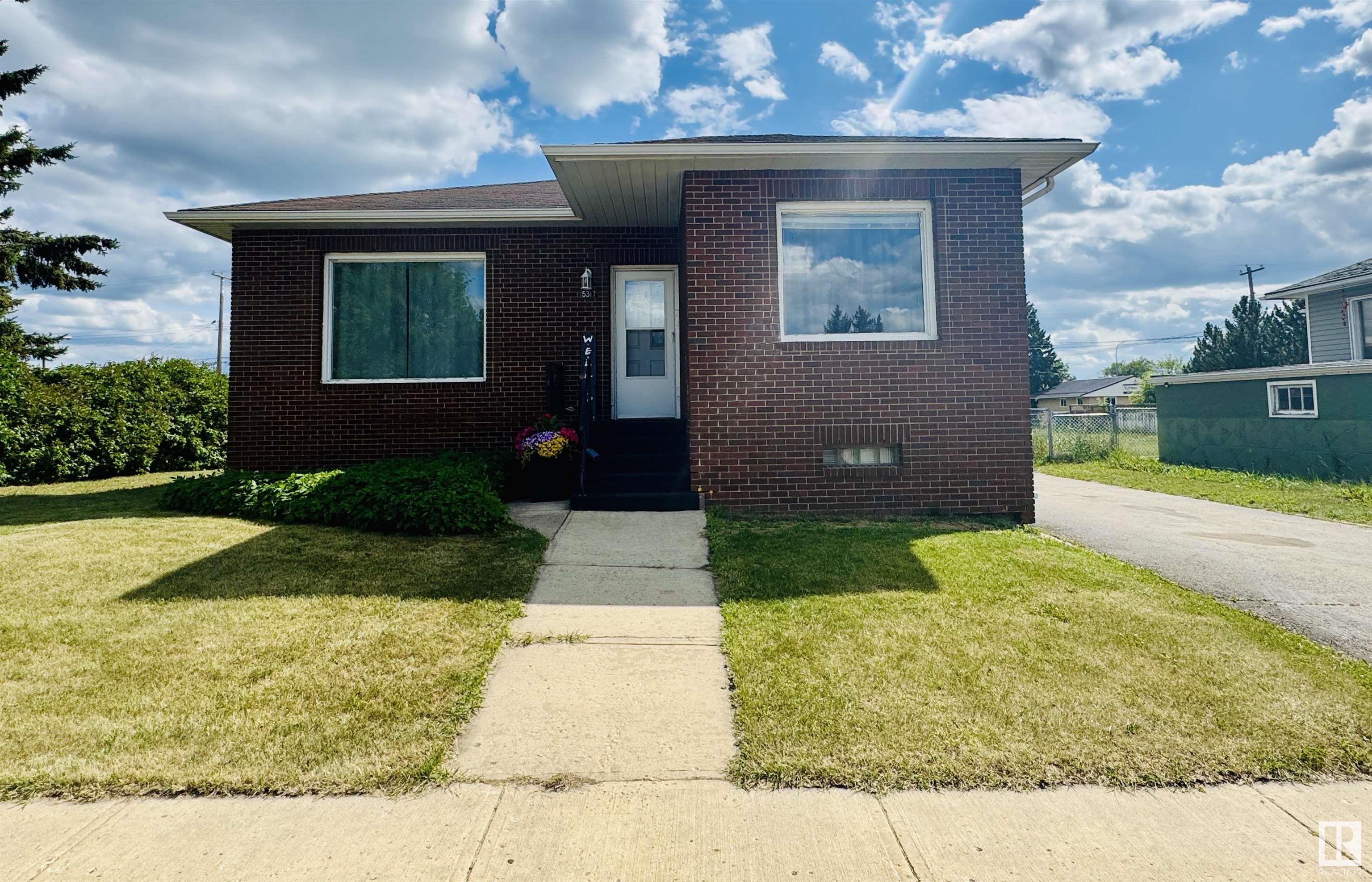 5317 51 Avenue, E4447782, Alberta,