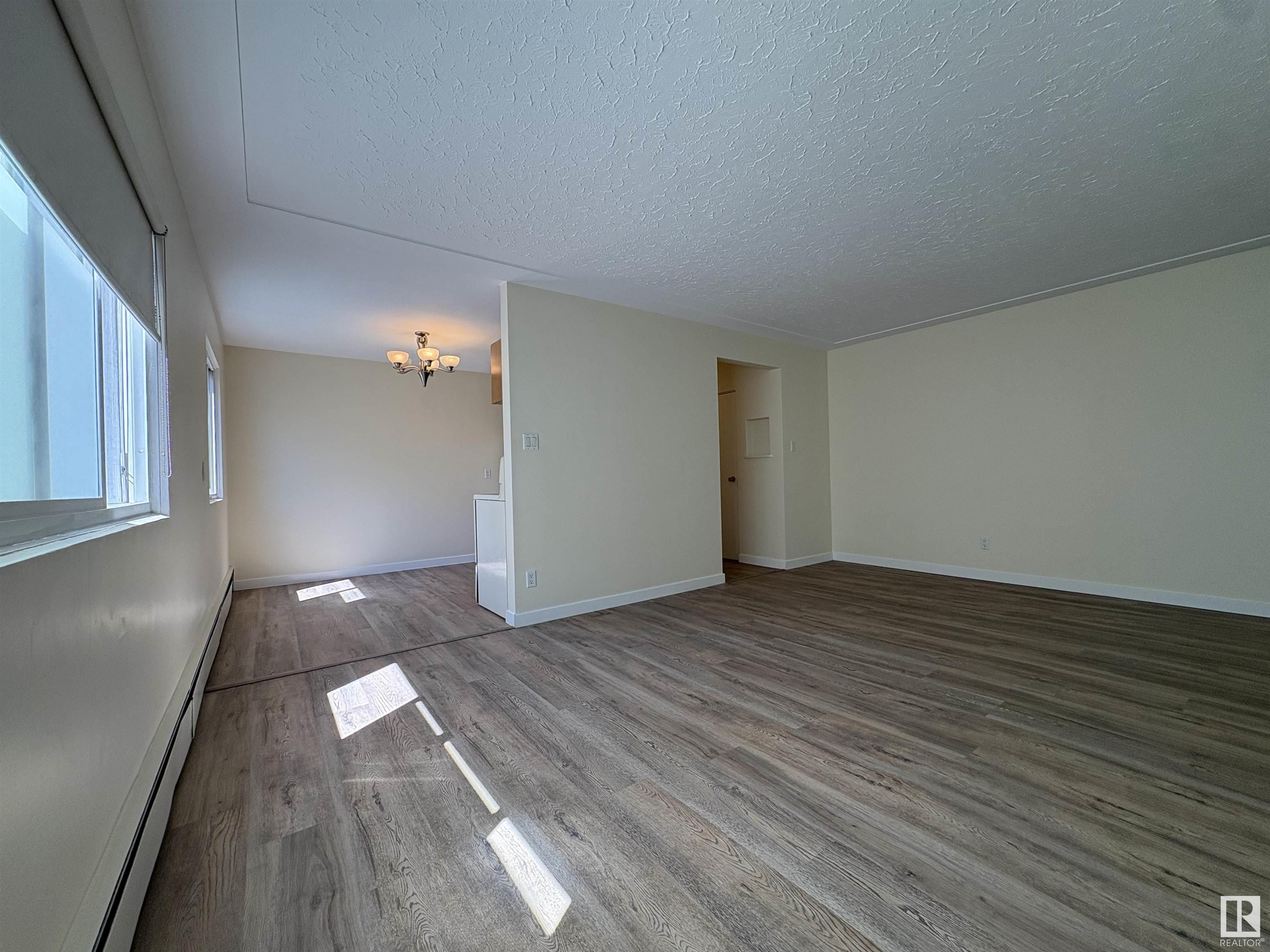 Second View of 6 10625 107 Avenue, Central Mcdougall, Edmonton, Alberta, T5H 0W5