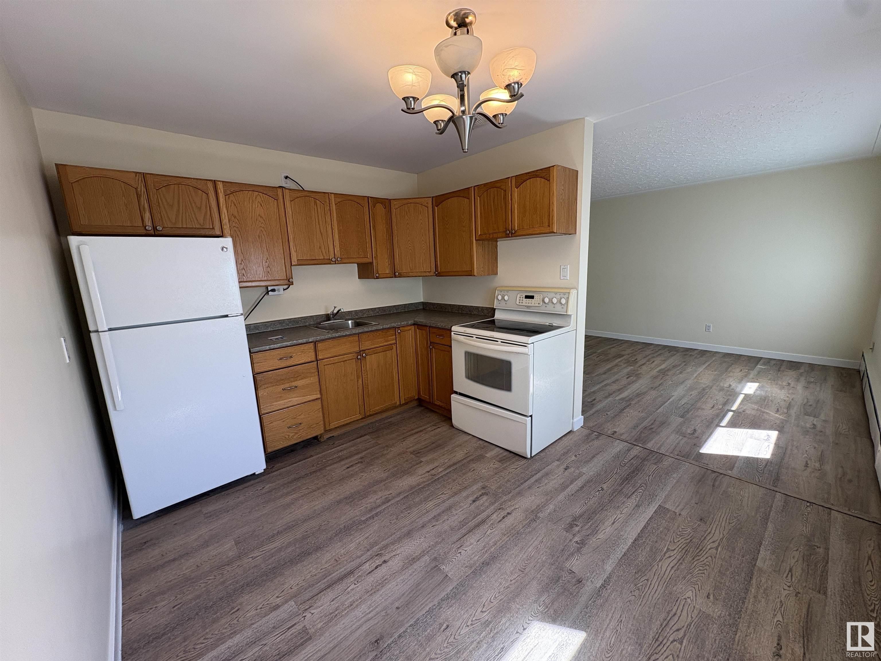Third View of 6 10625 107 Avenue, Central Mcdougall, Edmonton, Alberta, T5H 0W5