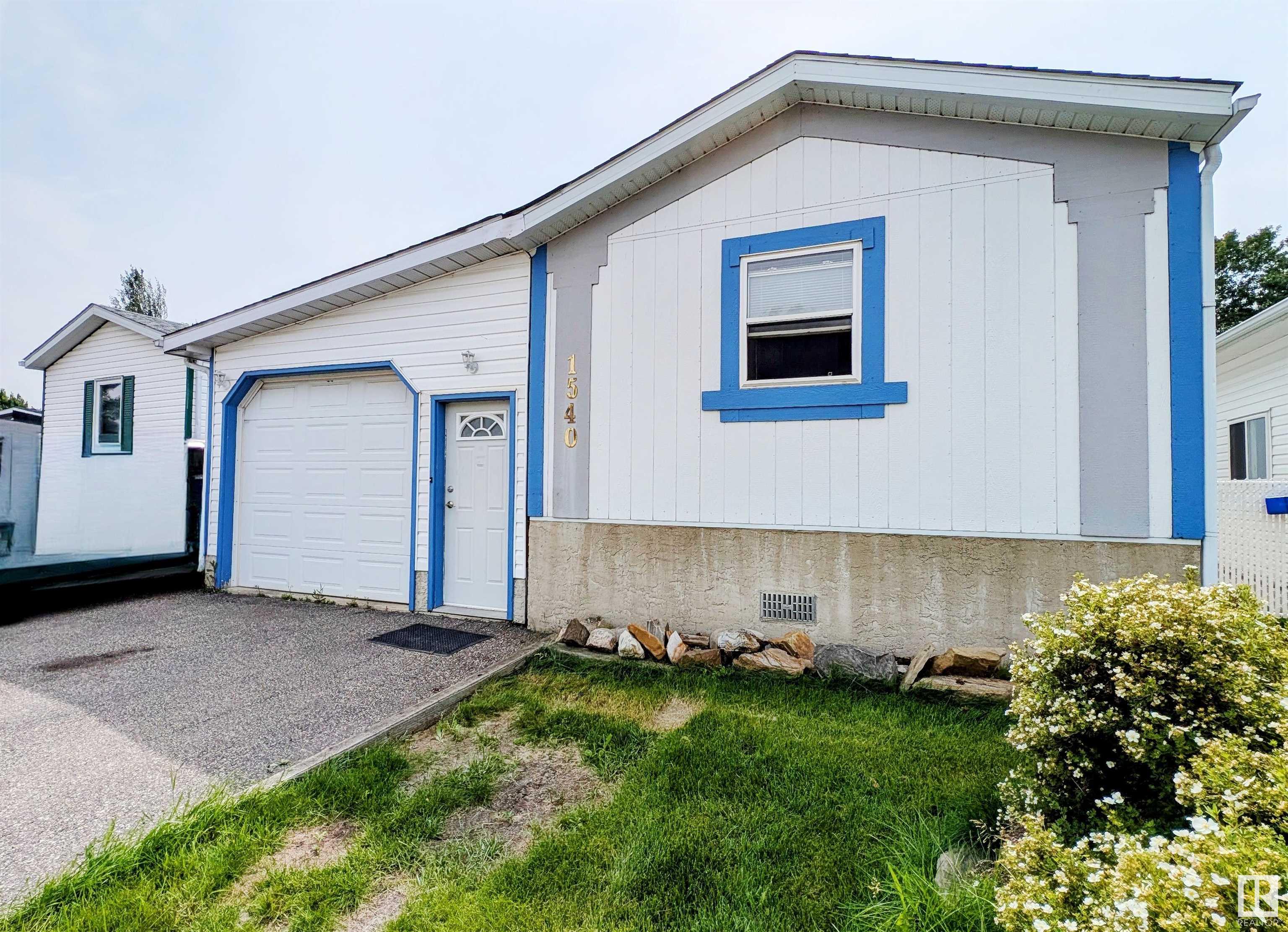 1540 Jubilee, E4448093, Alberta,