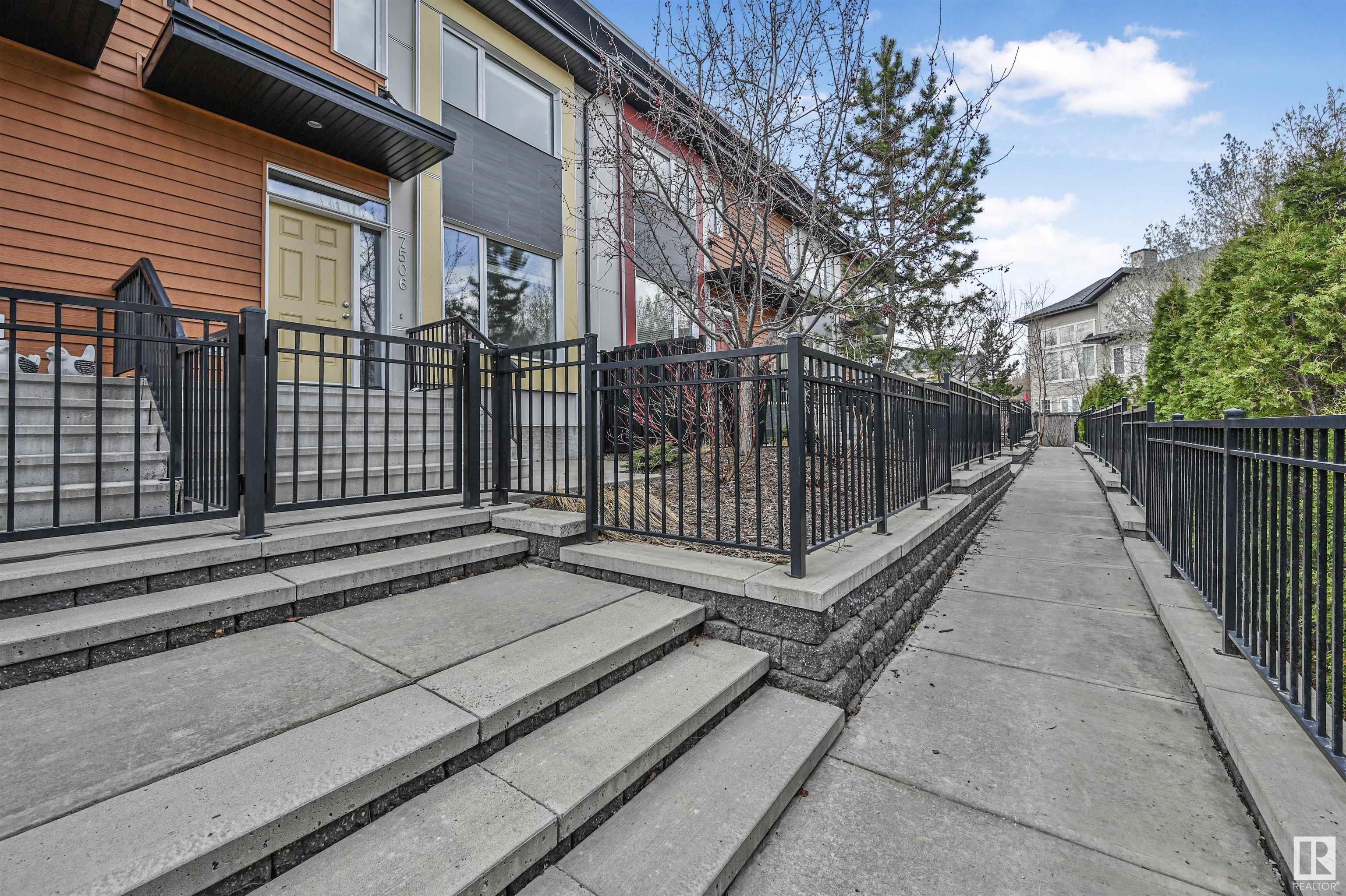 7506 MAY Common, E4448183, Alberta,
