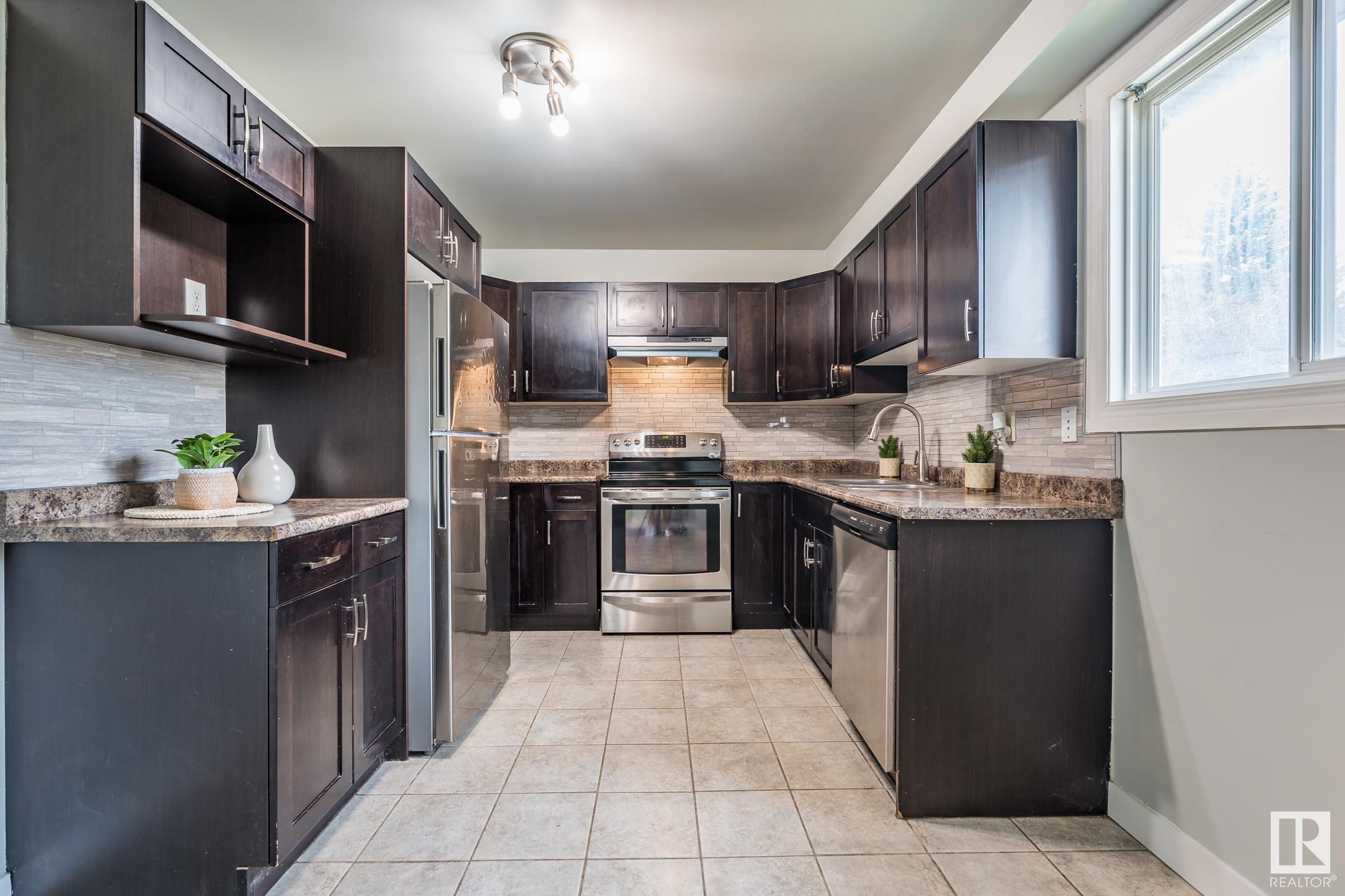 1691 Lakewood Road S, E4448225, Alberta,