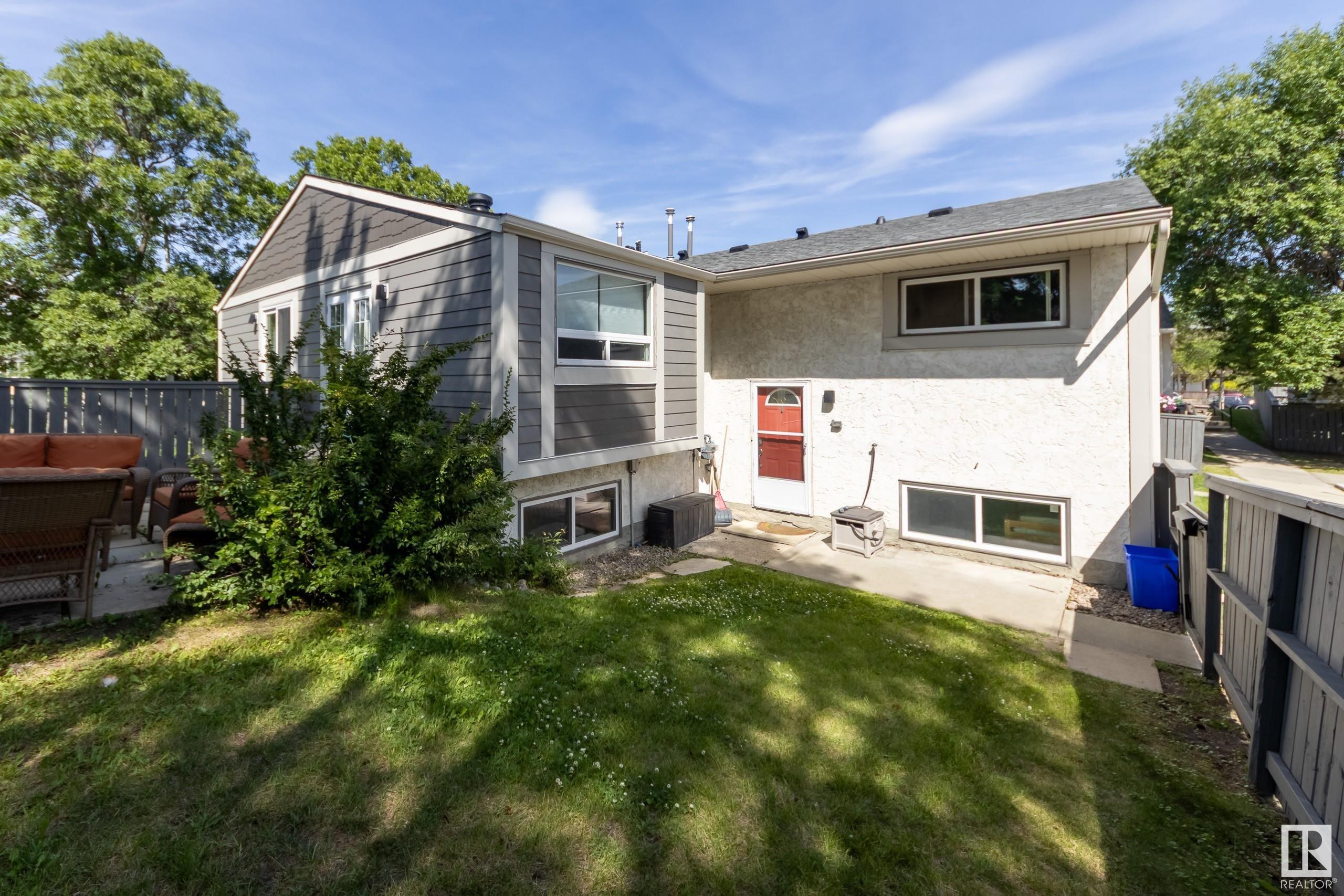 315 WILLOW Court NW, E4448314, Alberta,