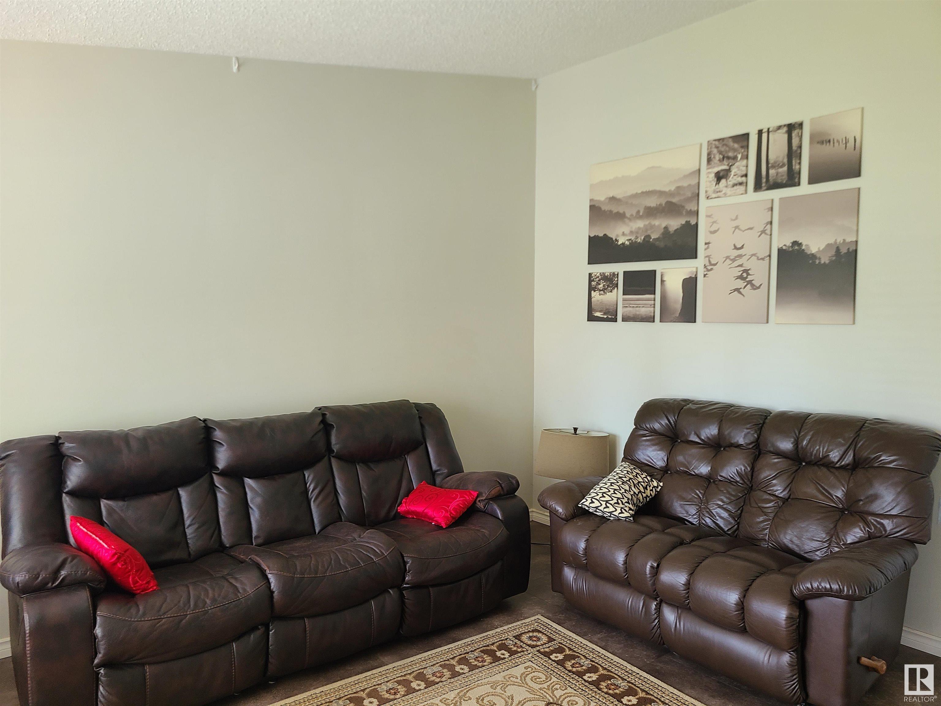 Second View of 18916 86A Avenue, Aldergrove, Edmonton, Alberta, T5T 4X8