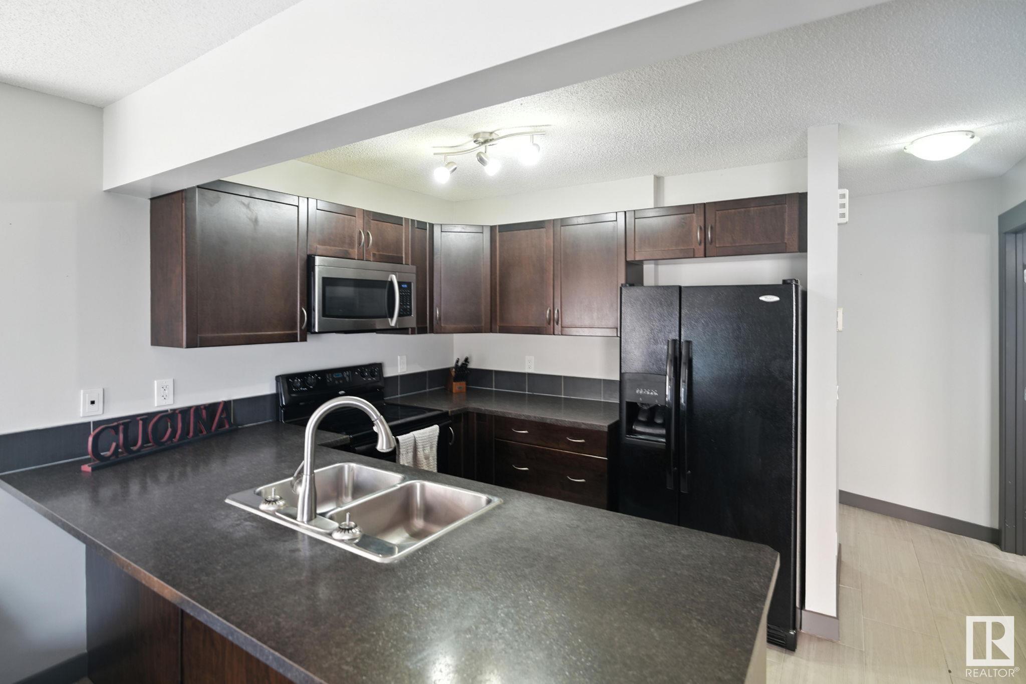 Fifth View of 21 18004 89 Street, Klarvatten, Edmonton, Alberta, T5Z 0E7
