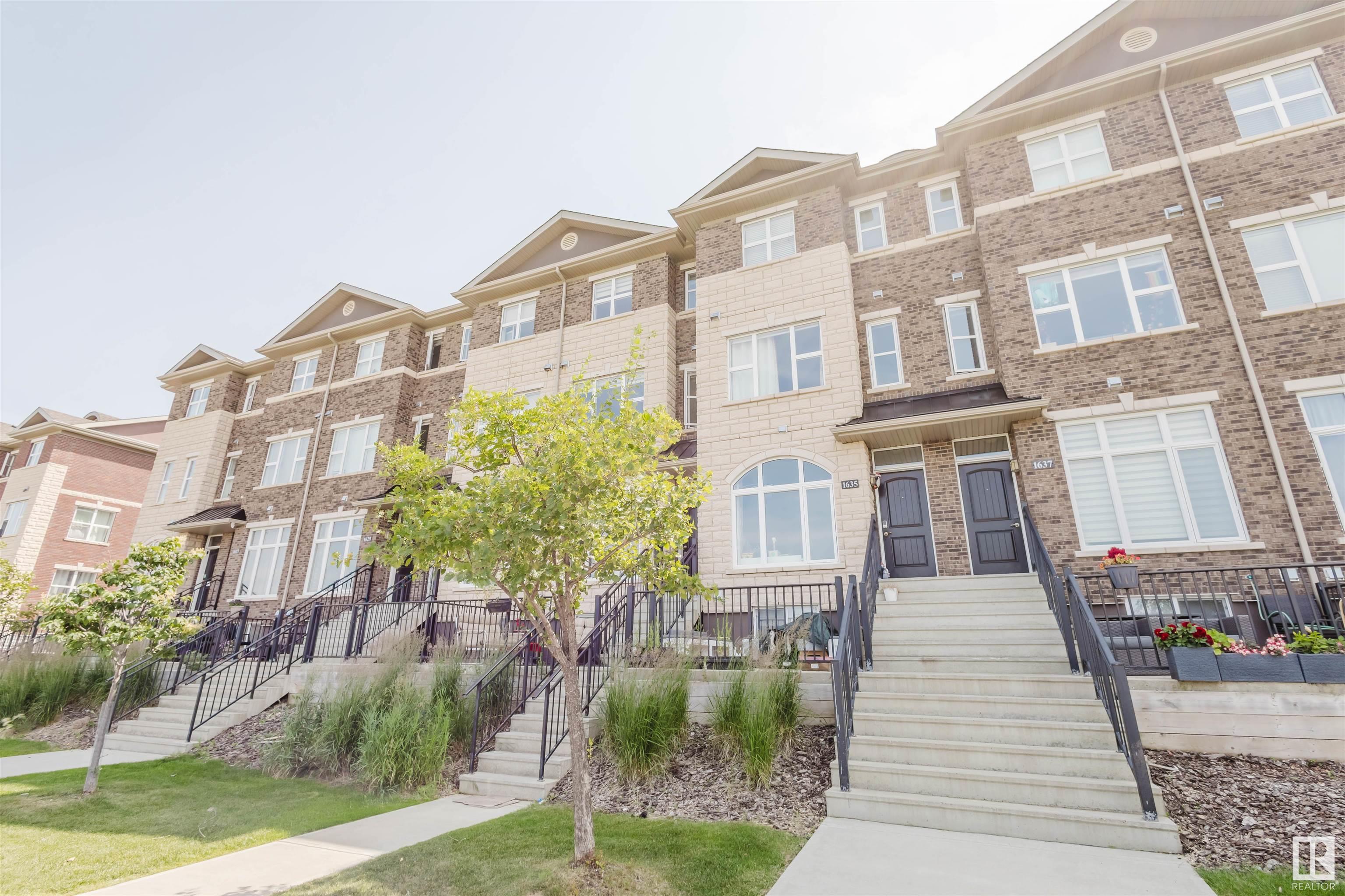 Third View of 1633 CUNNINGHAM Way, Callaghan, Edmonton, Alberta, T6W 0V8
