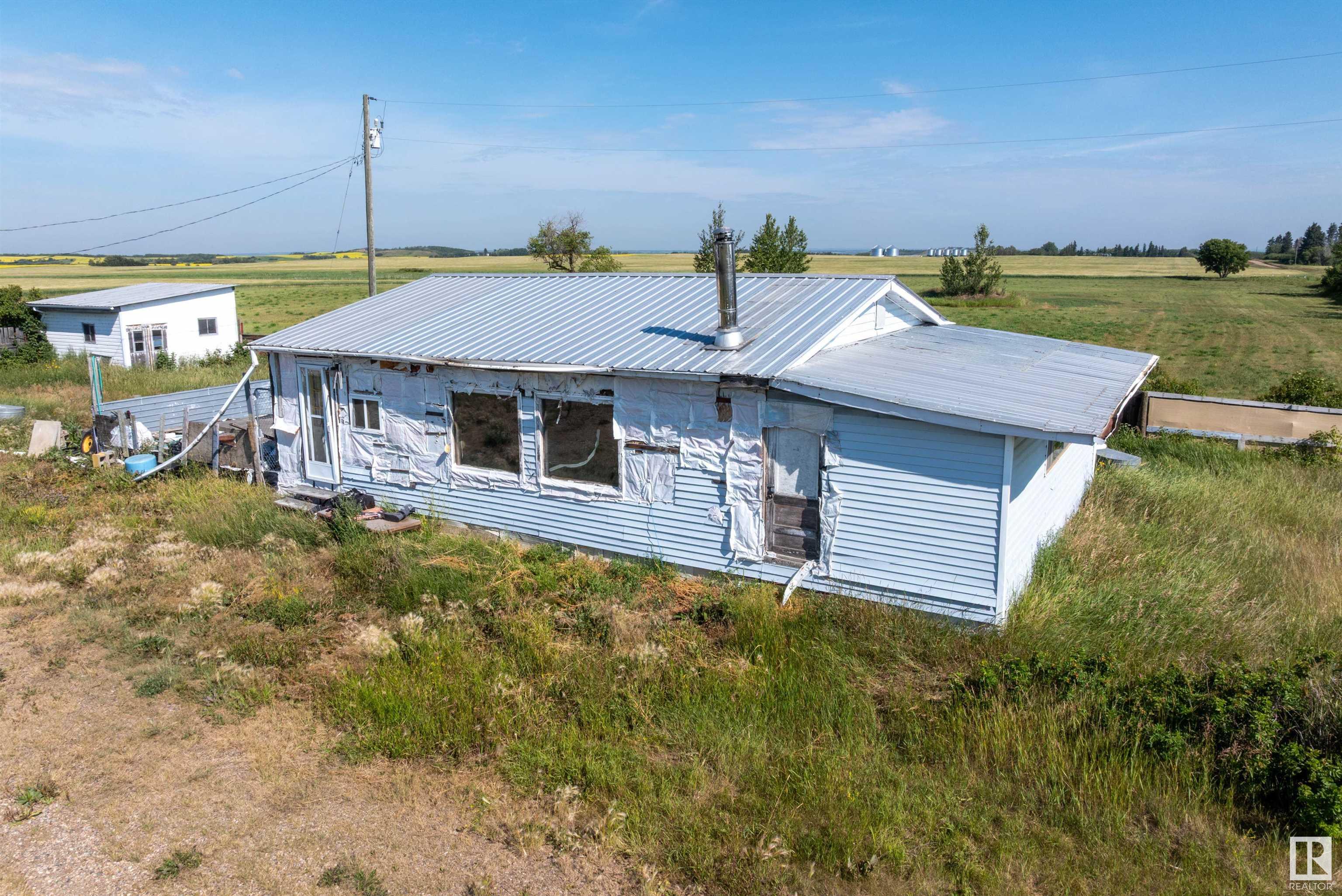 Fifth View of 534072 Range Road 85, None, Rural Two Hills County, Alberta, T0B 3K0
