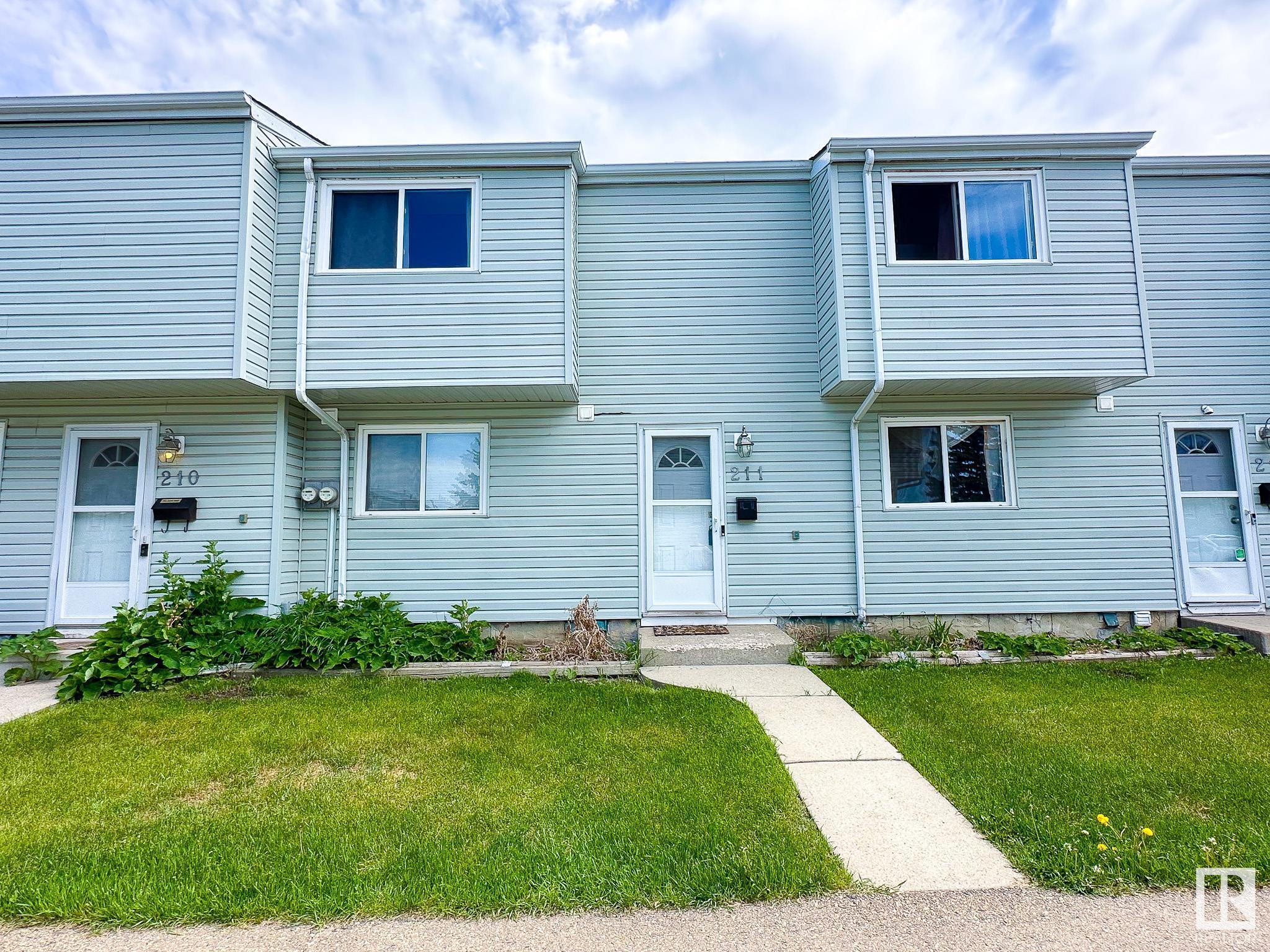 211 DICKINSFIELD Court, E4448984, Alberta,