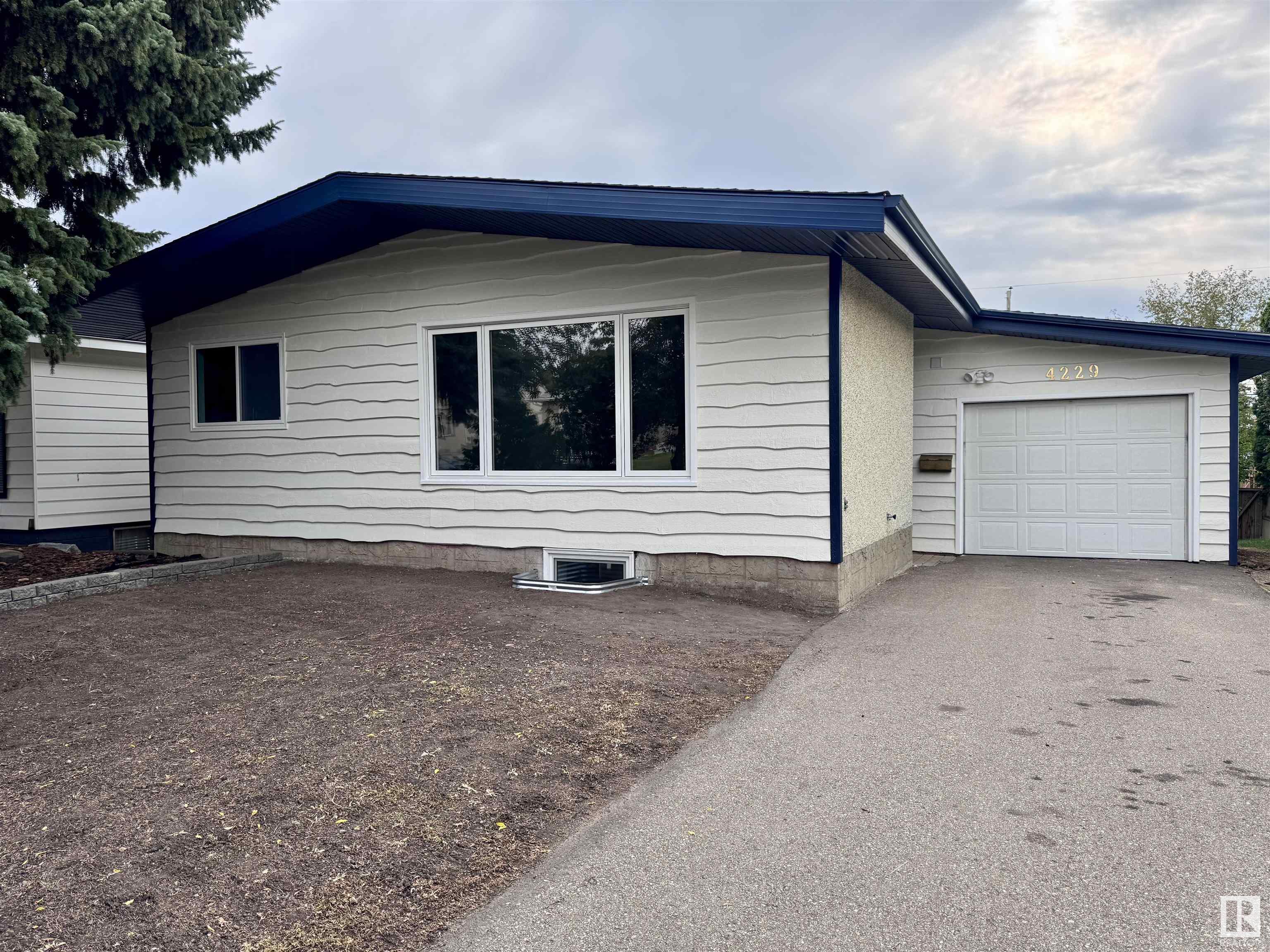 4229 49 Street, E4449109, Alberta,