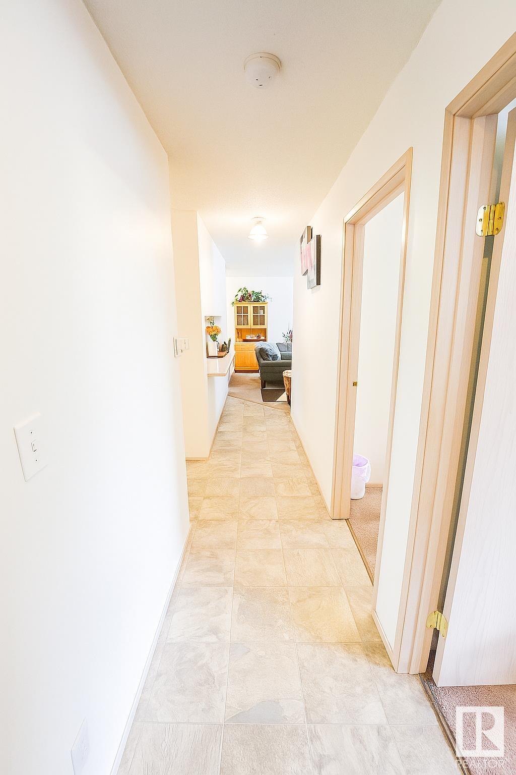 Fifth View of 204 4220 139 Avenue, Clareview Town Centre, Edmonton, Alberta, T5Y 2Y2