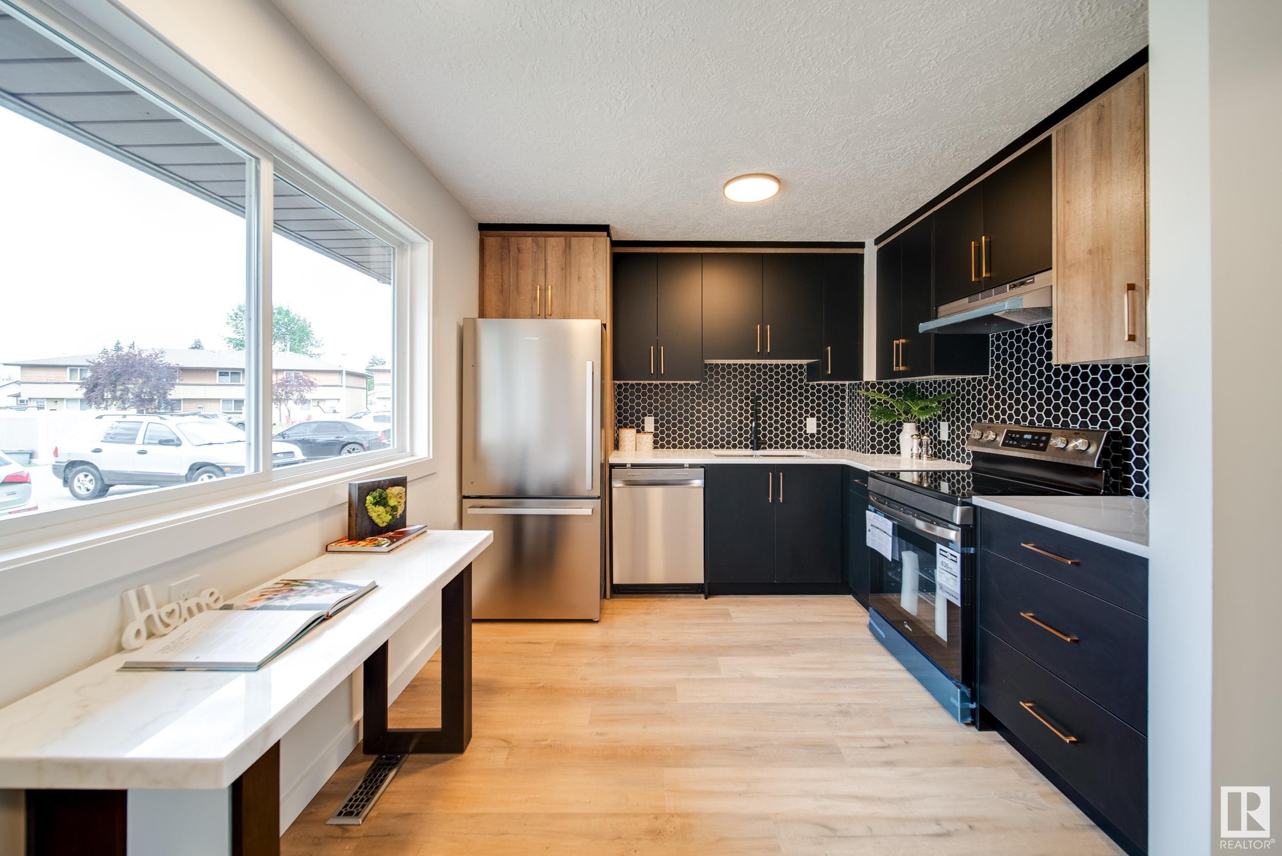 117 WOODBOROUGH Way, E4449528, Alberta,