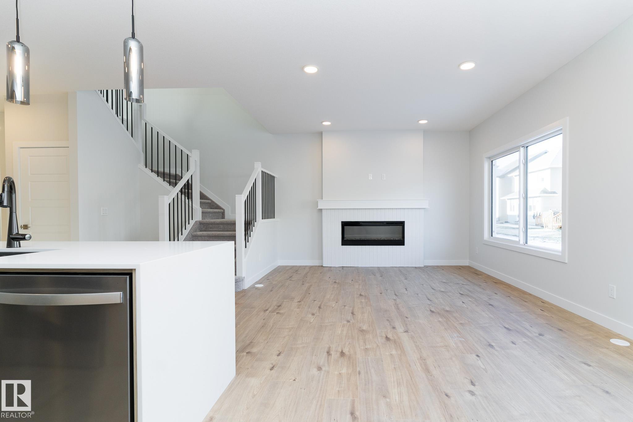 Fourth View of 3038 DIXON LANDING Landing, Desrochers Area, Edmonton, Alberta, T6W 5L2