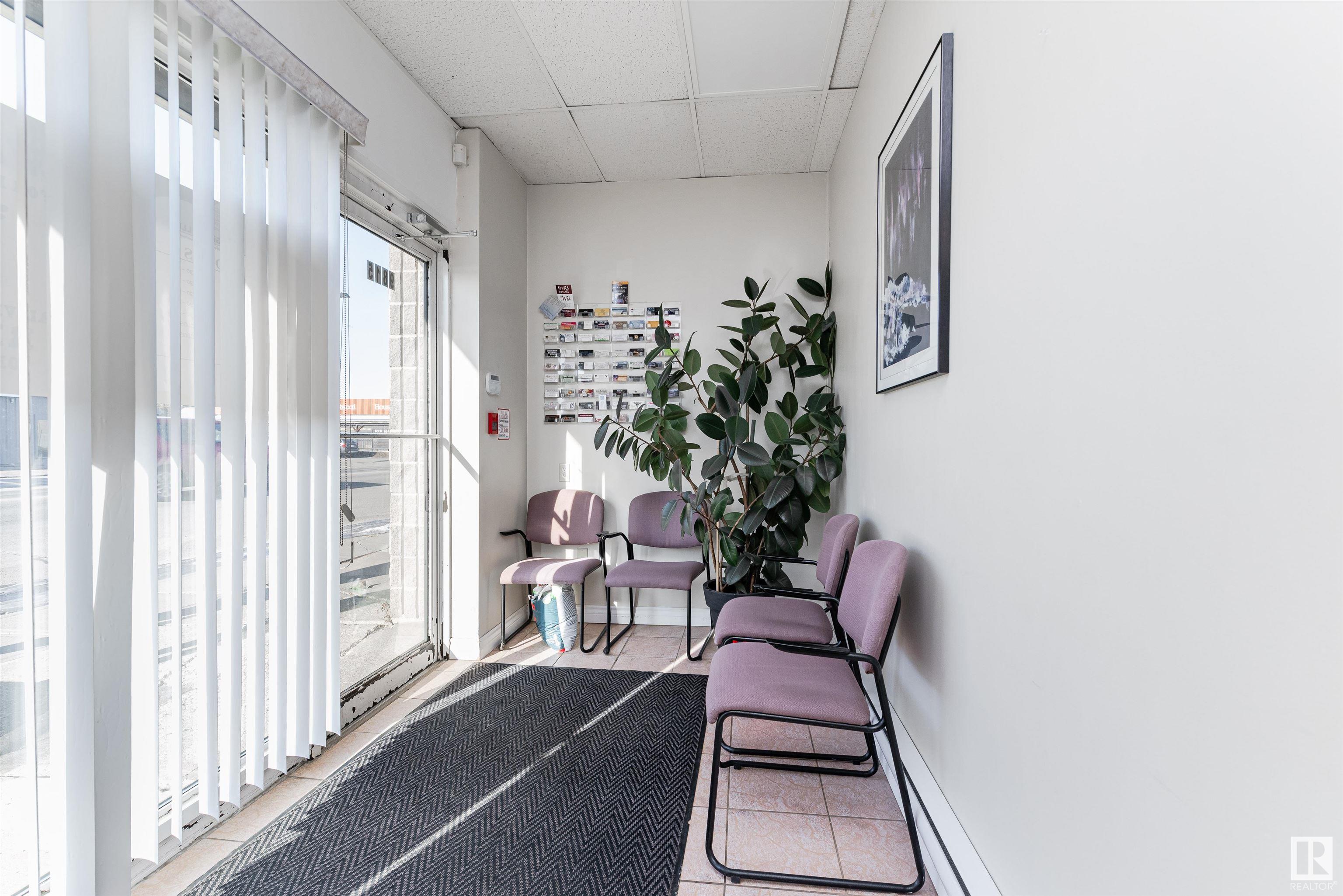 9815 100 street Street, E4449781, Alberta,