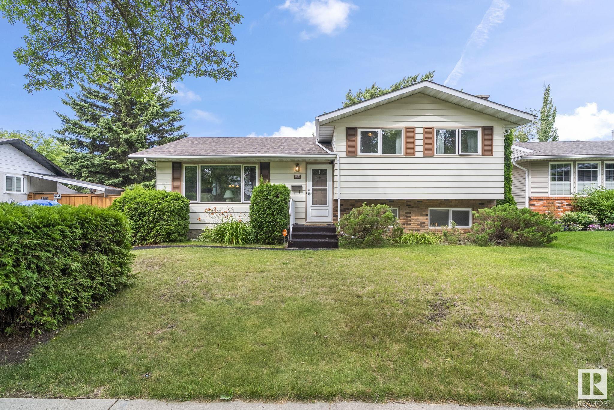 42 LARKSPUR Crescent, E4449812, Alberta,