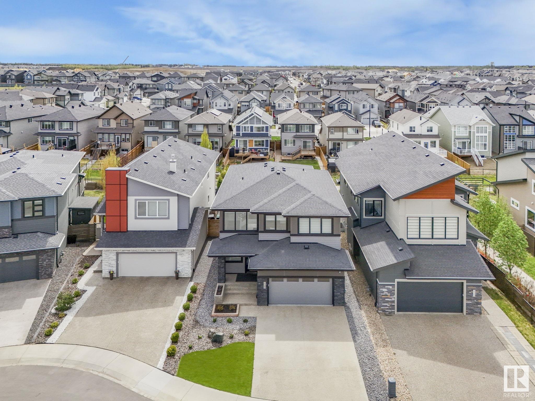 2227 KELLY Crescent, E4450120, Alberta,