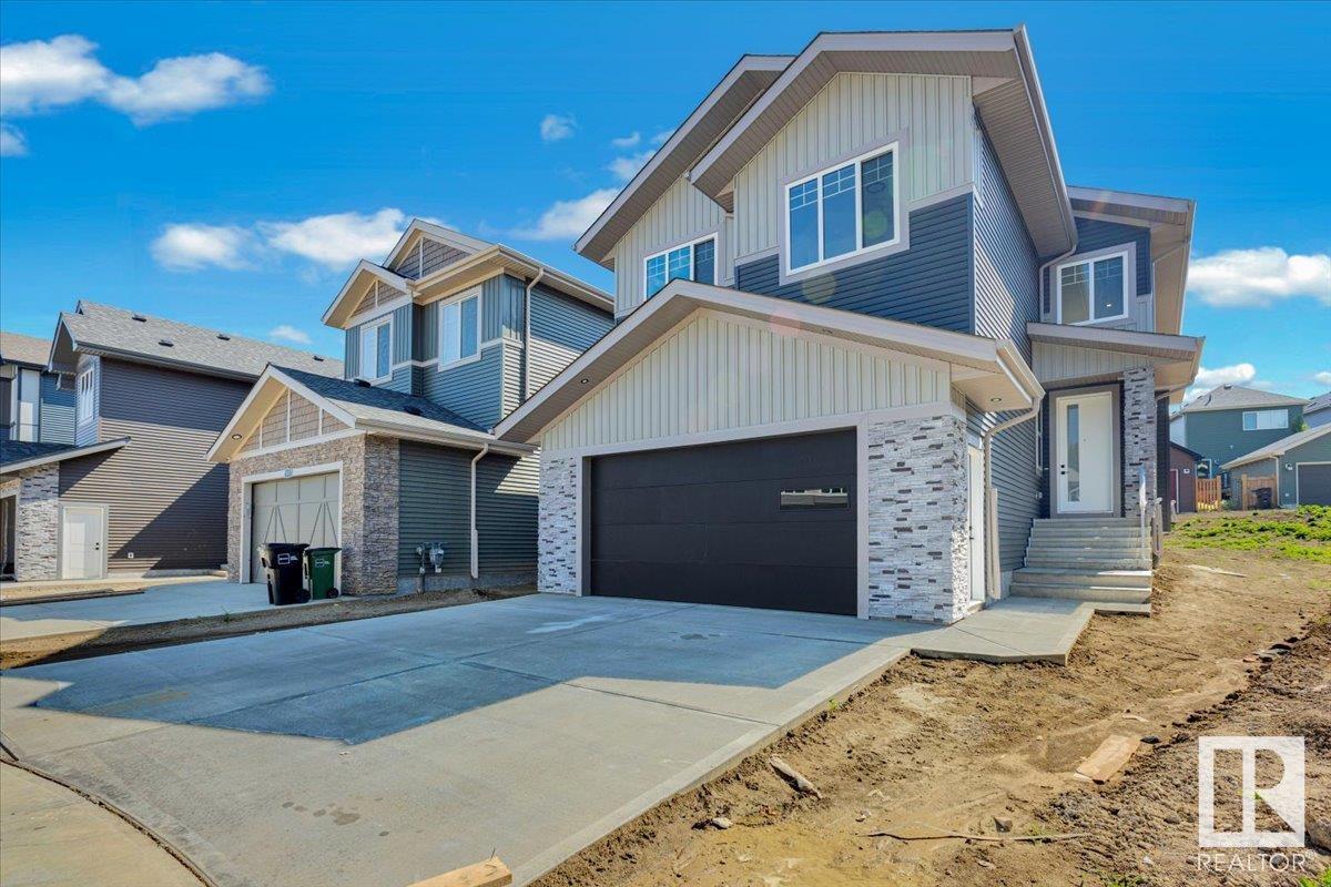 1119 GYRFALCON Crescent, E4450366, Alberta,