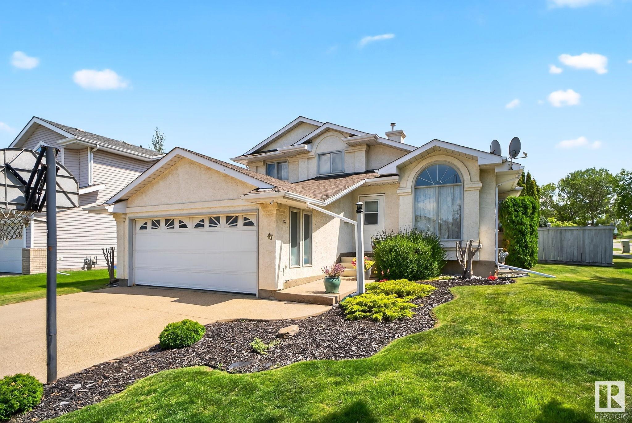 47 HUNTINGTON Crescent, E4450397, Alberta,
