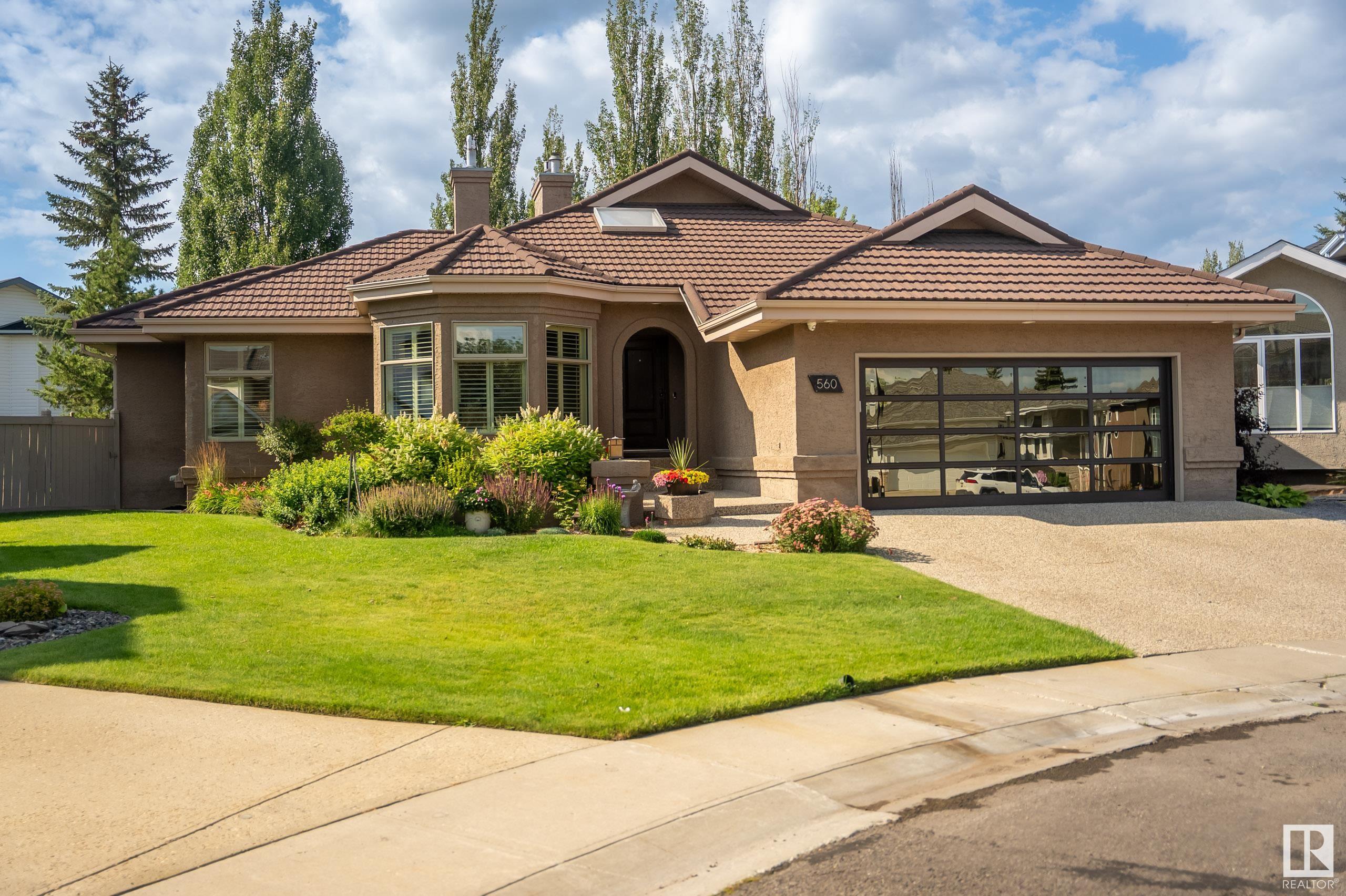 560 TWIN BROOKS Bay NW, E4450699, Alberta,