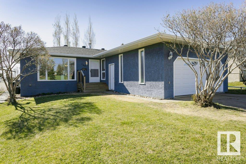 129 DIAMOND Drive, E4451044, Alberta,
