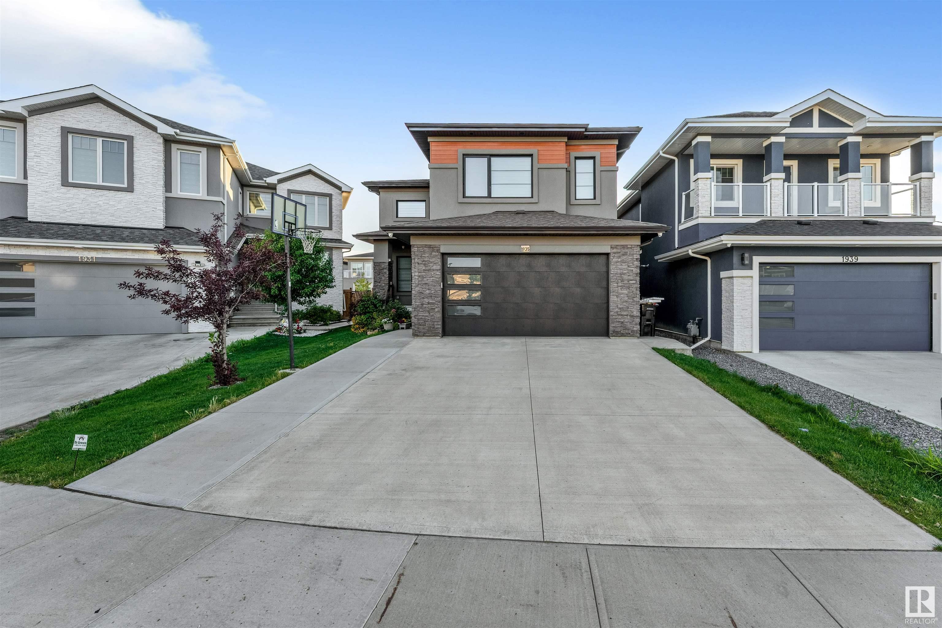 1935 19 Avenue, E4451045, Alberta,
