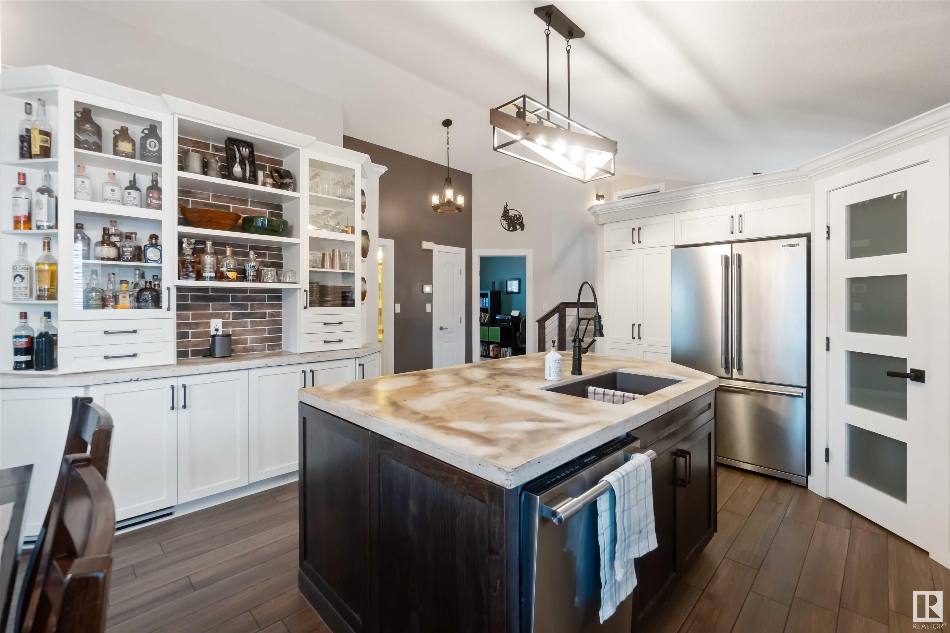 39 EASTCOTT Drive, E4451275, Alberta,