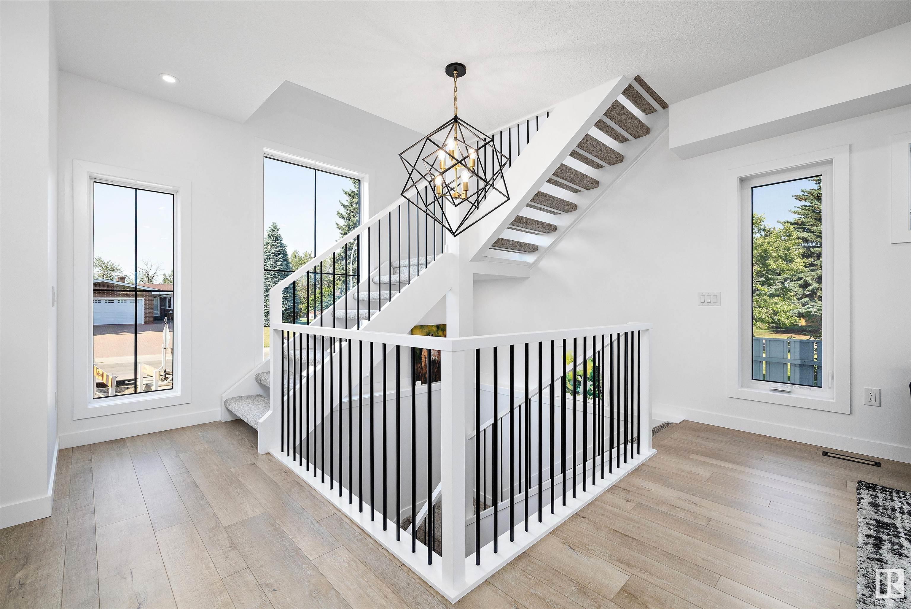Third View of 7505 Rowland Road, Forest Heights (Edmonton), Edmonton, Alberta, T6A 3W4