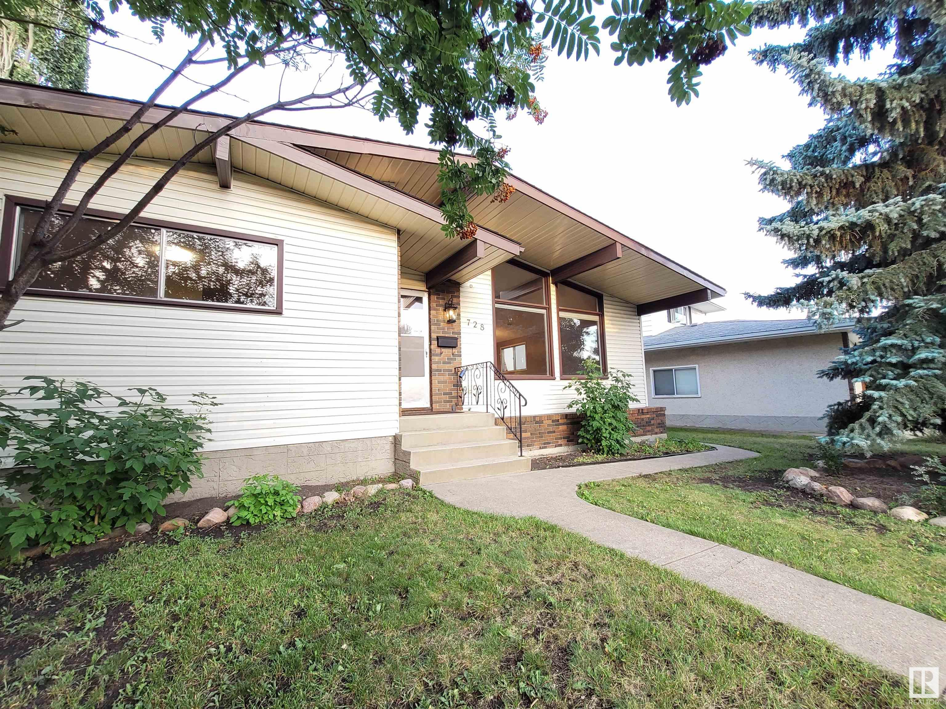 728 Lee Ridge Road, E4451308, Alberta,