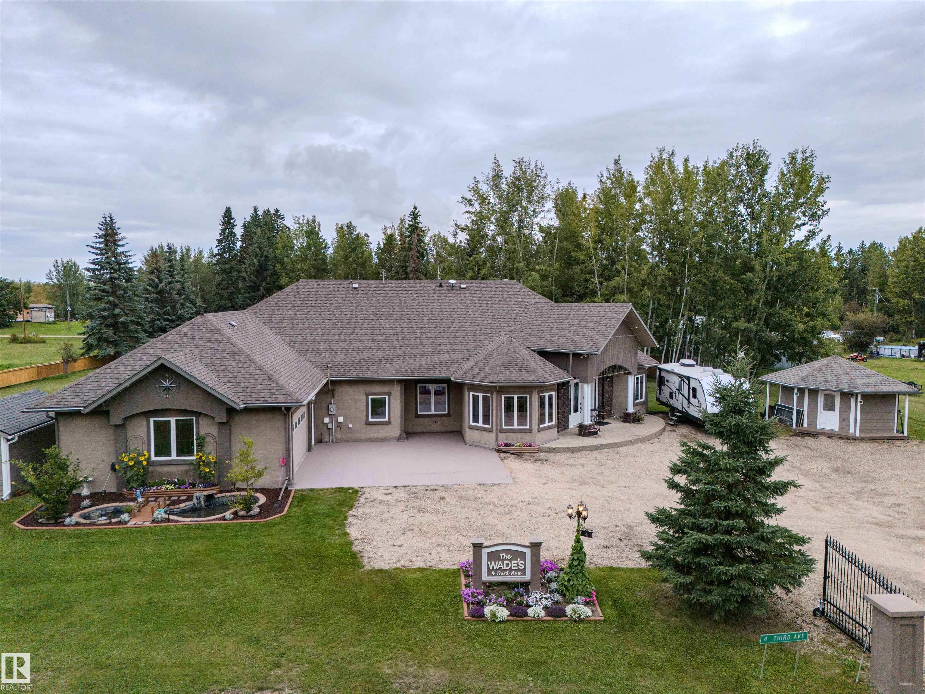 4 THIRD Avenue, E4451497, Alberta,